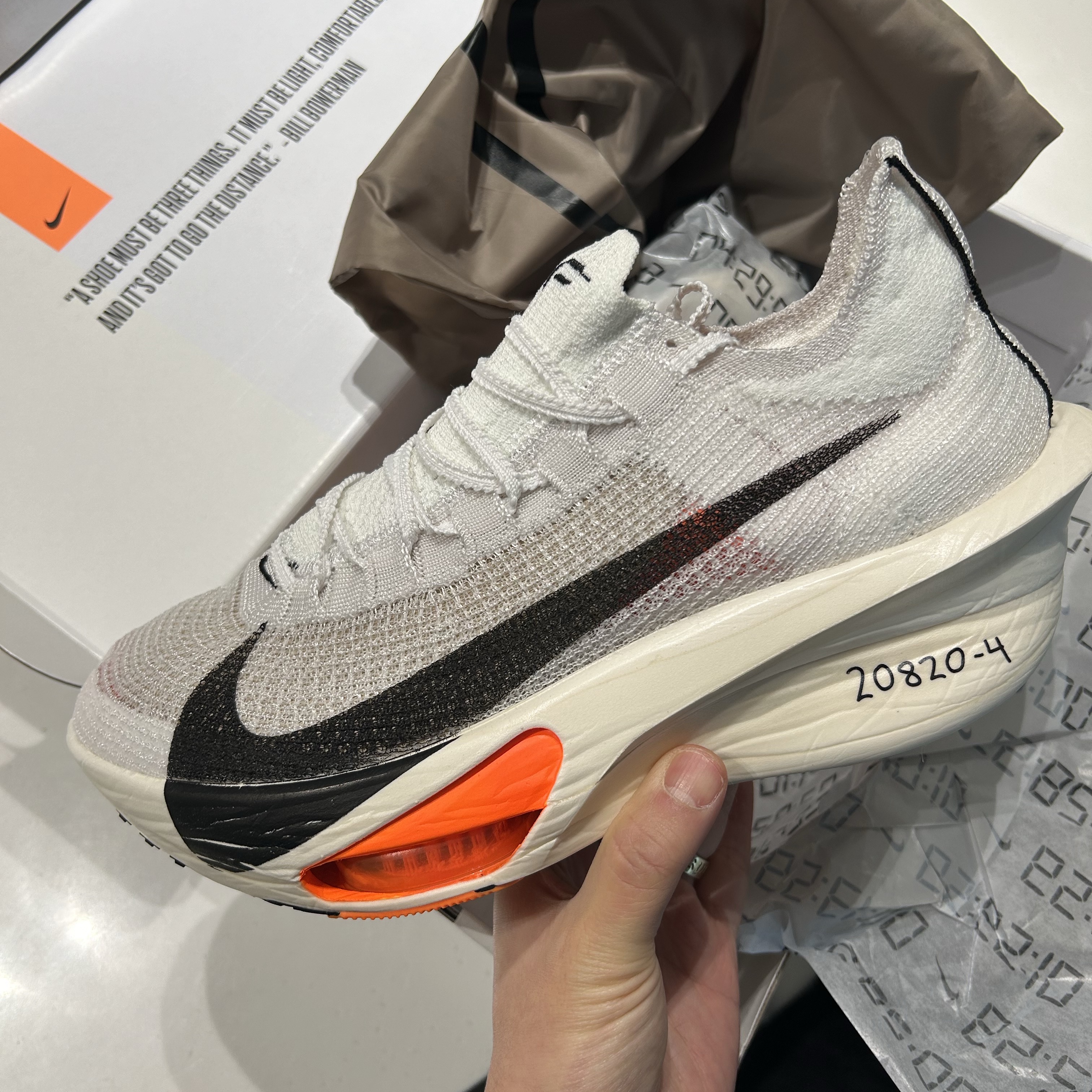 Nike Air Zoom Alphafly Next% 3 Proto White Total Orange 착용 스타일