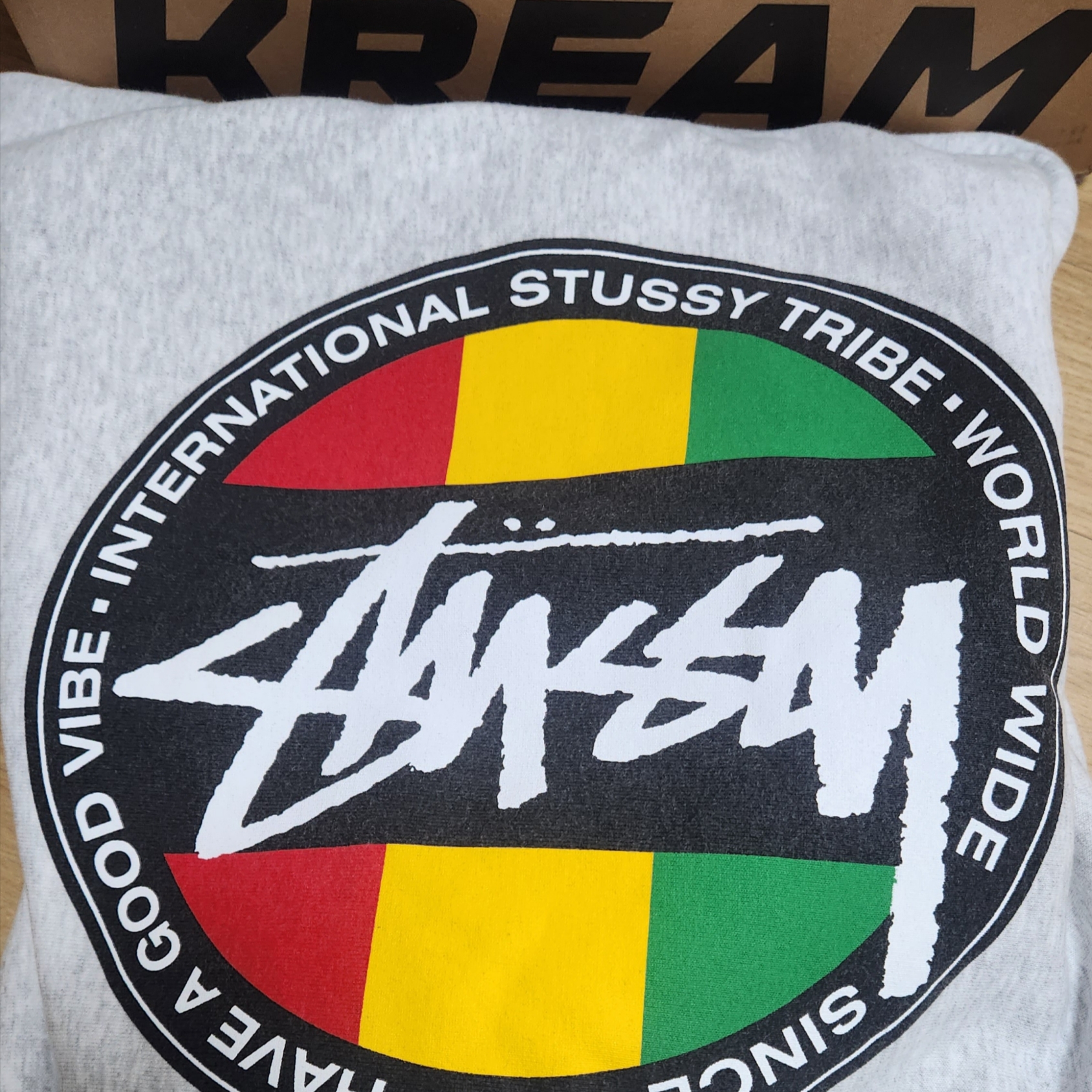 Stussy Classic Dot Hoodie Ash Heather 착용 스타일 - 3