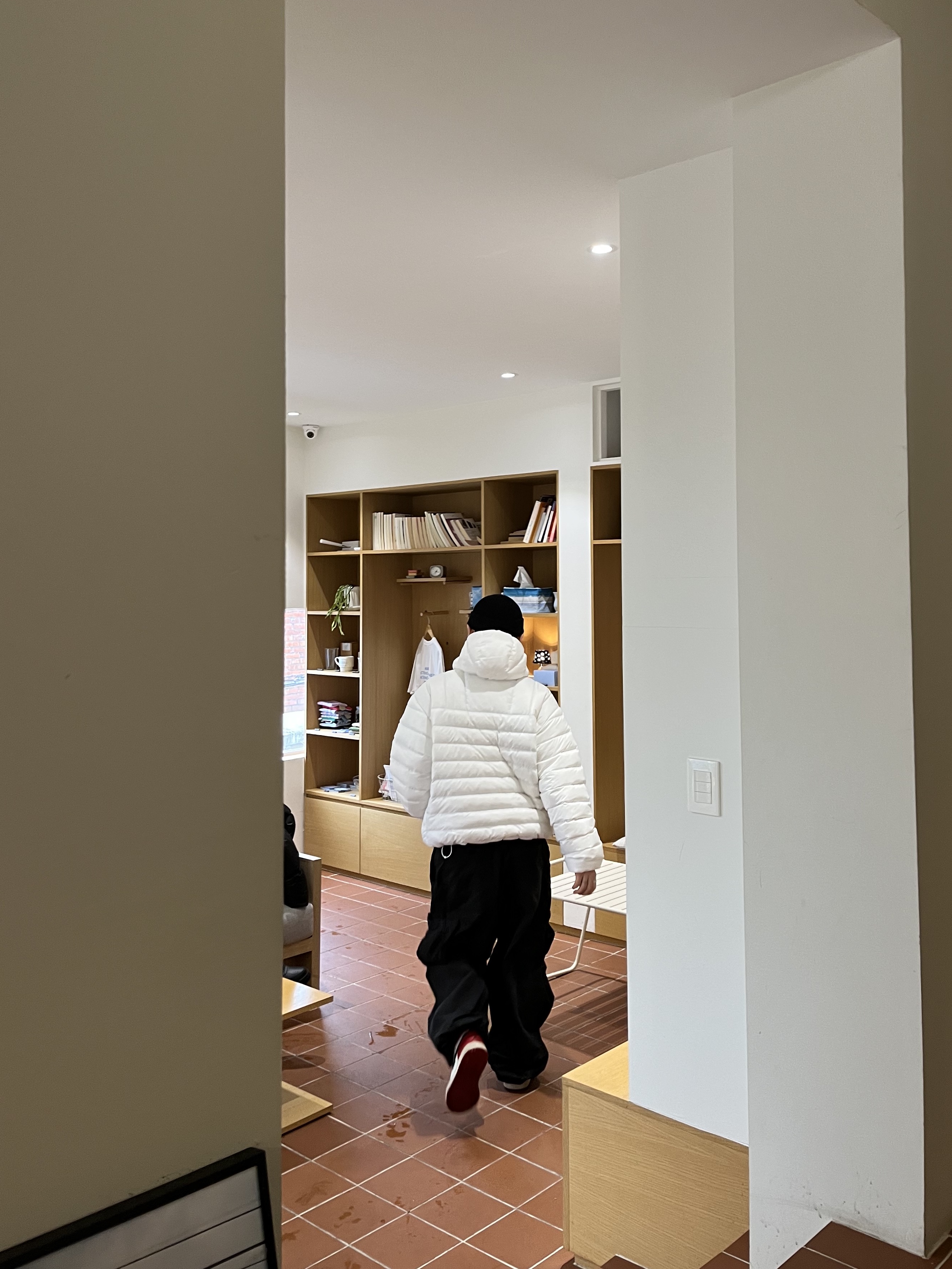 Supreme Micro Down Half Zip Hooded Pullover White - 23FW, Jordan 1 Retro Chicago 2013 착용 스타일 - 3