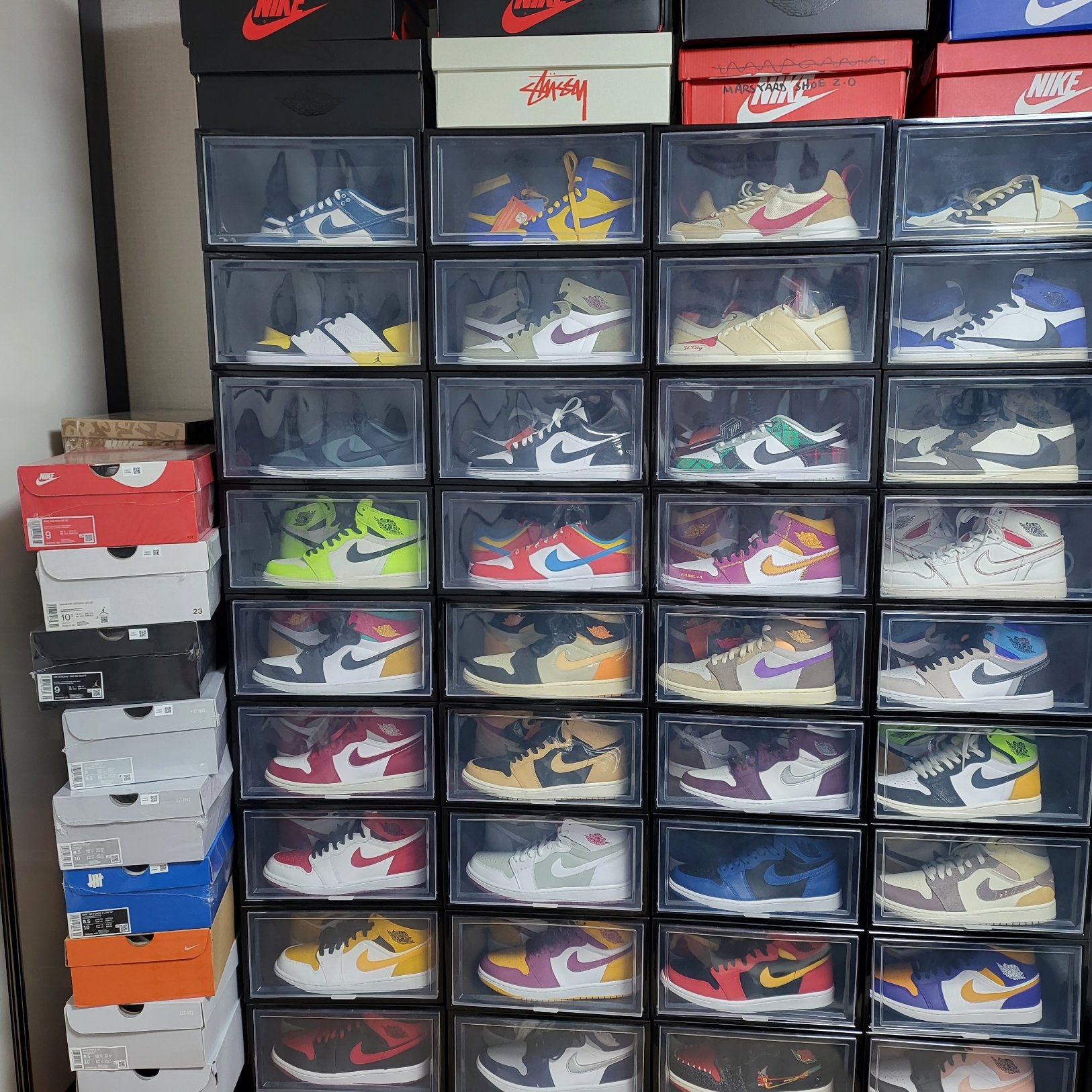 Jordan 1 Zoom Air CMFT 2 Muslin Celestial Gold, Jordan 1 x Travis Scott x Fragment Retro Low OG SP Military Blue 착용 스타일