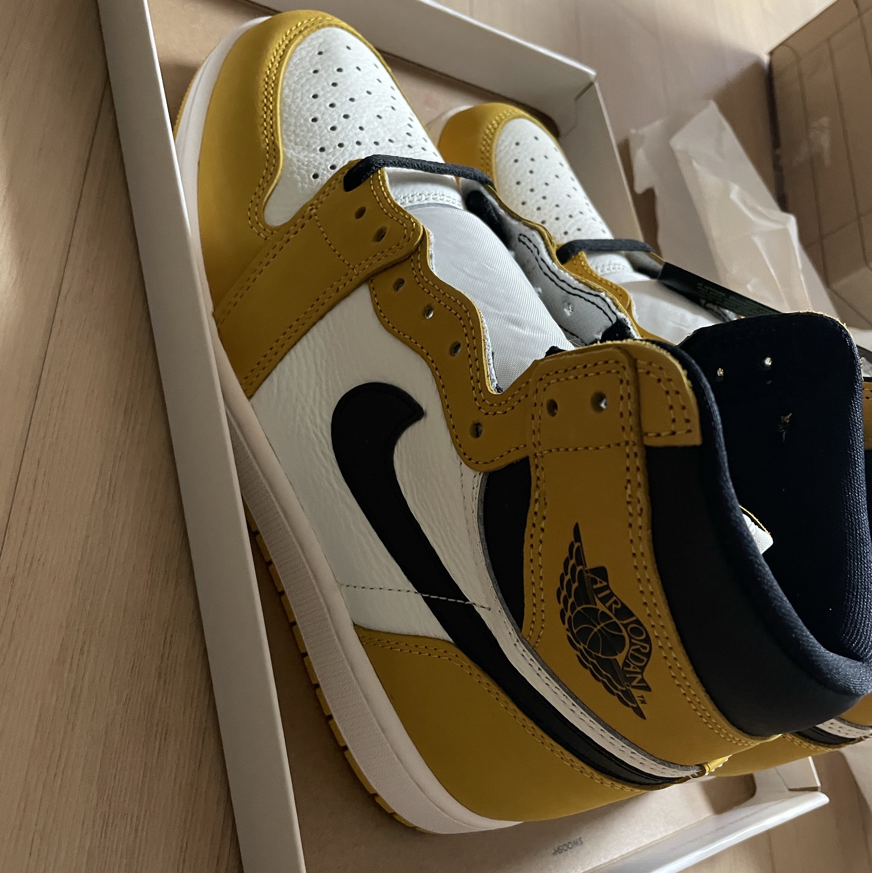 Jordan 1 Retro High OG Yellow Ochre 착용 스타일