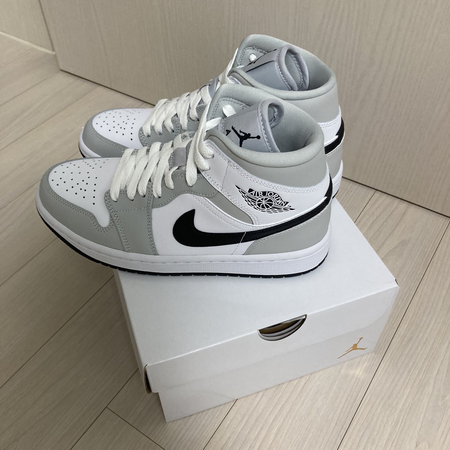 (W) Jordan 1 Mid Grey Fog 착용 스타일