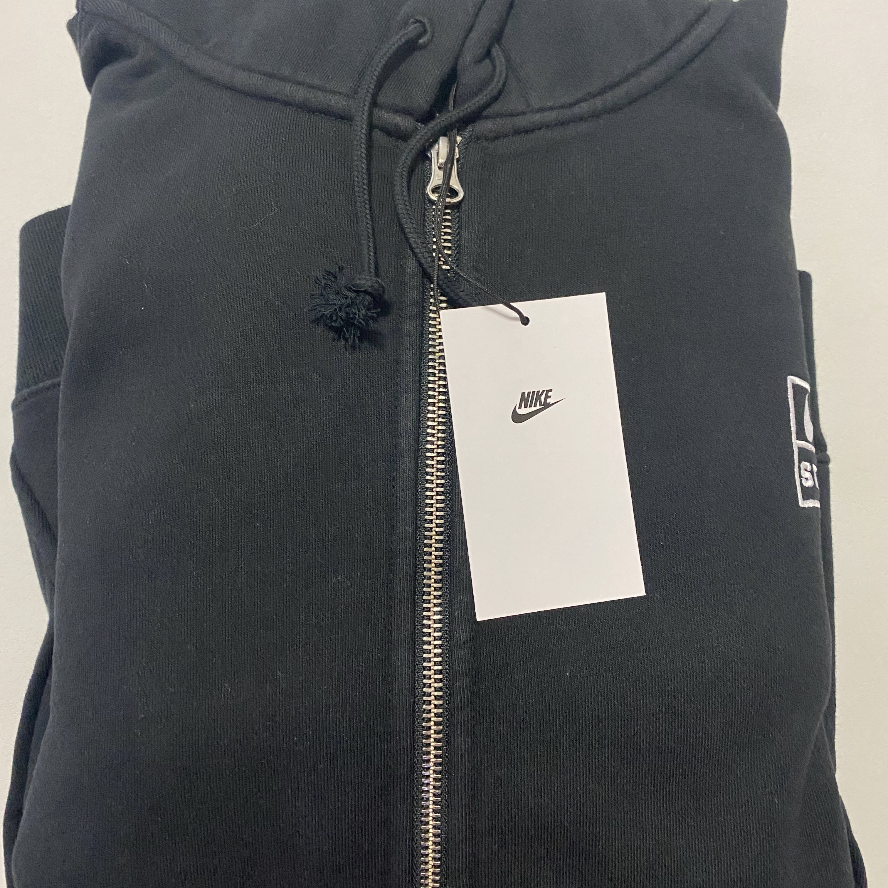 Nike x Stussy Full Zip Washed Fleece Hoodie Black (FJ9175-010) 착용 스타일