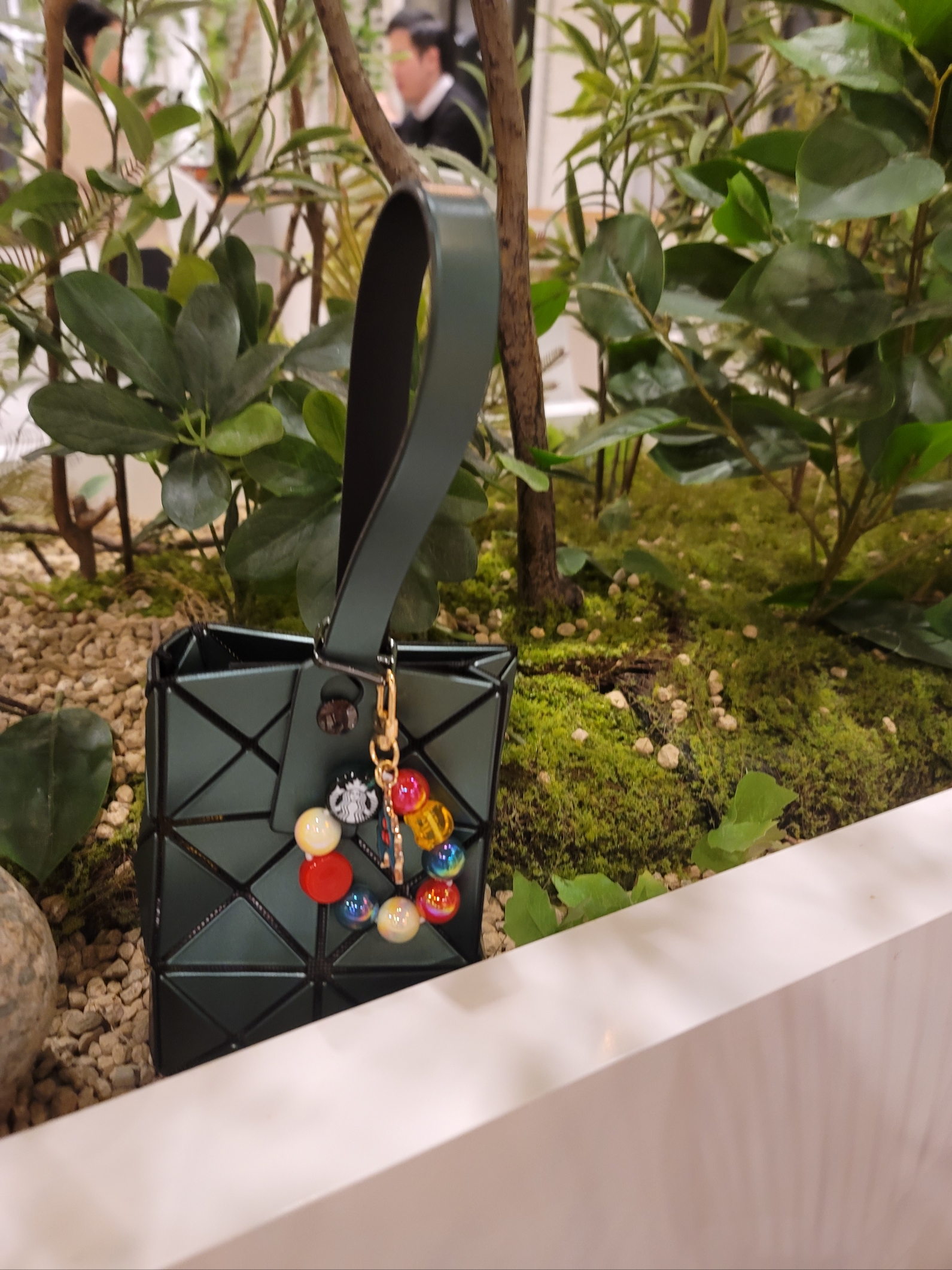 Bao Bao Issey Miyake Lucent Metallic Handbag Dark Green, Starbucks 23 Christmas Bubble Wreath Keychain 착용 스타일