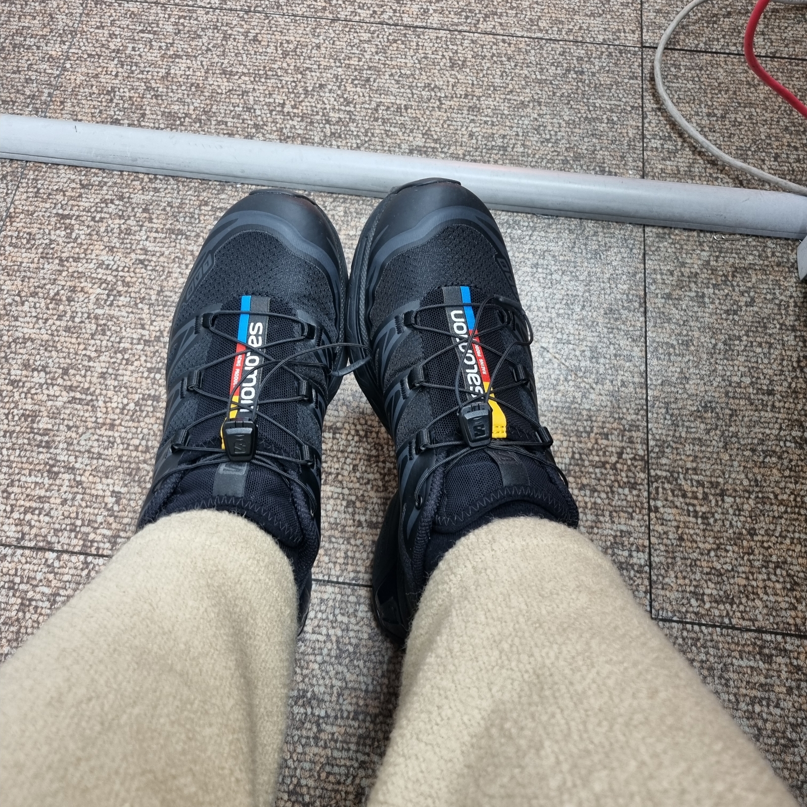 Salomon XT-6 ADV Black 착용 스타일 - 2
