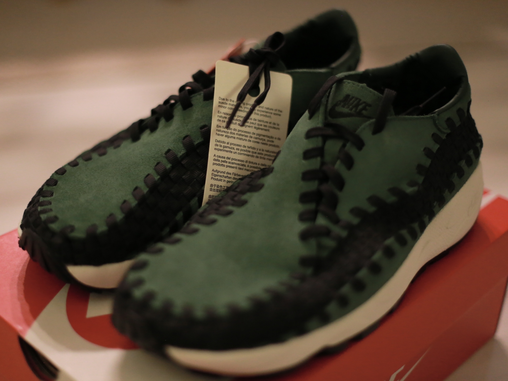 (W) Nike Air Footscape Woven Fir 착용 스타일 - 2