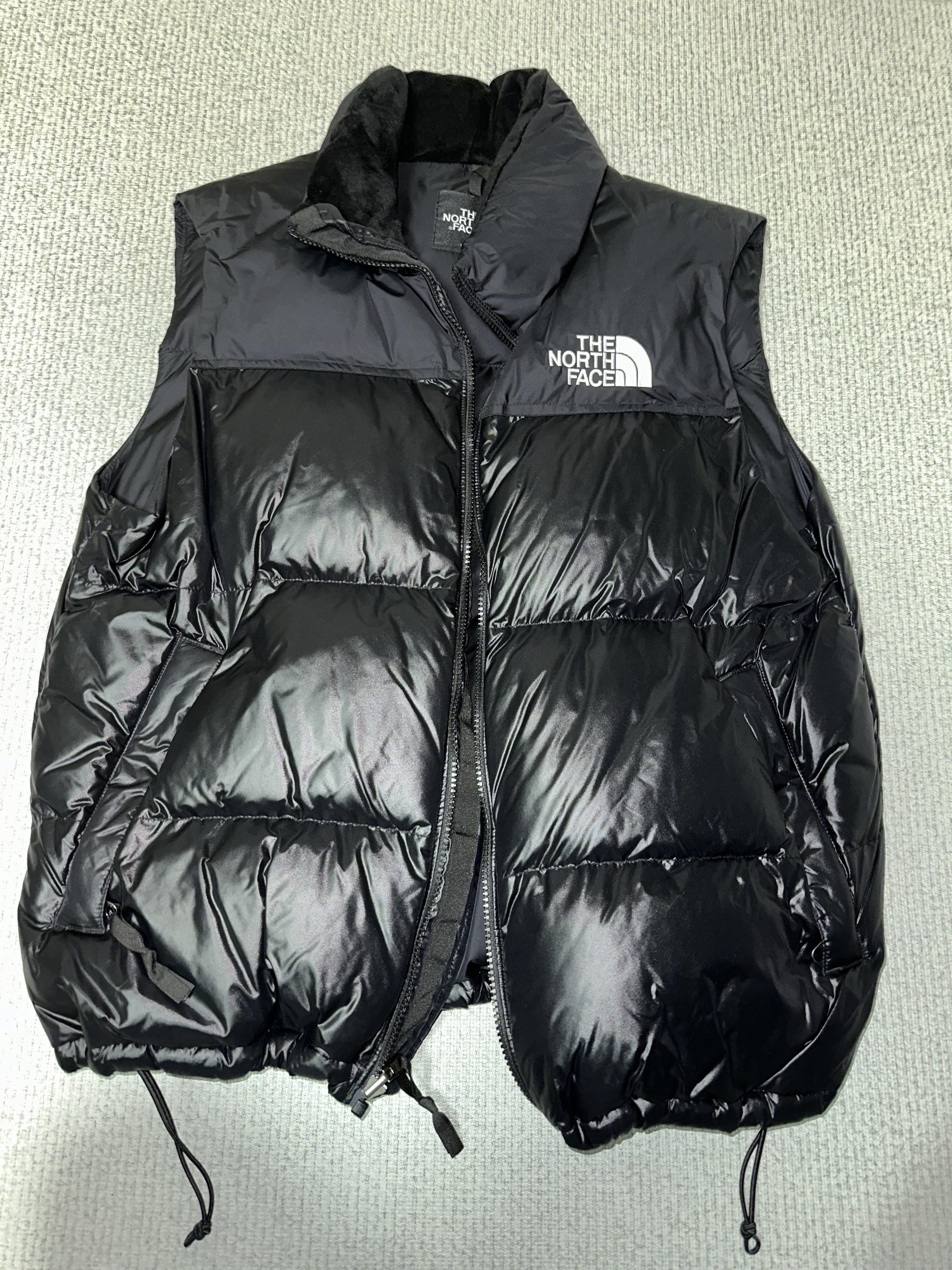 The North Face Nuptse Hybrid Down Ball Vest Black 착용 스타일