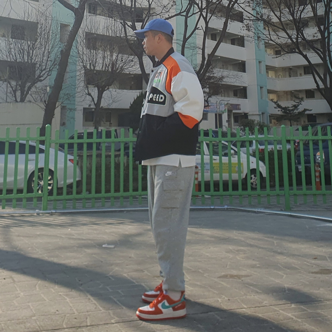 Nike Air Force 1 '07 LV8 Athletic Club Rush Orange Washed Teal, Supreme Pigment Print S Logo 6-Panel Royal - 20SS 착용 스타일 - 3