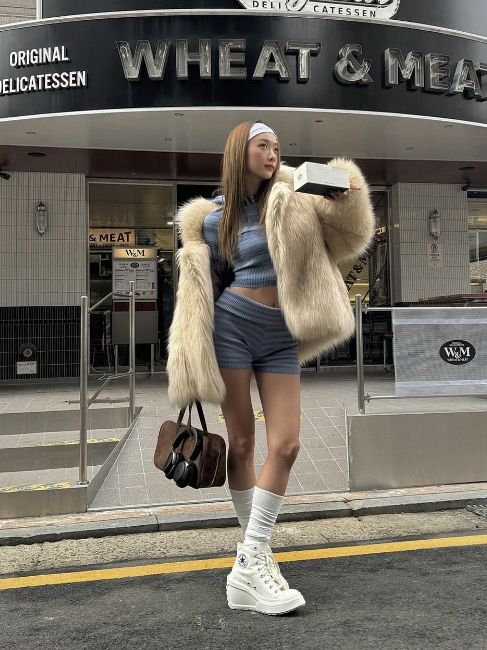 (W) Converse Chuck 70 De Luxe Wedge Egglet 착용 스타일