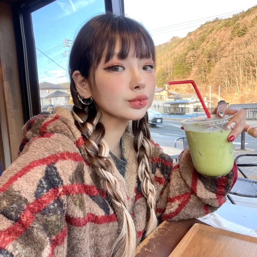 편의점룩 | KREAM