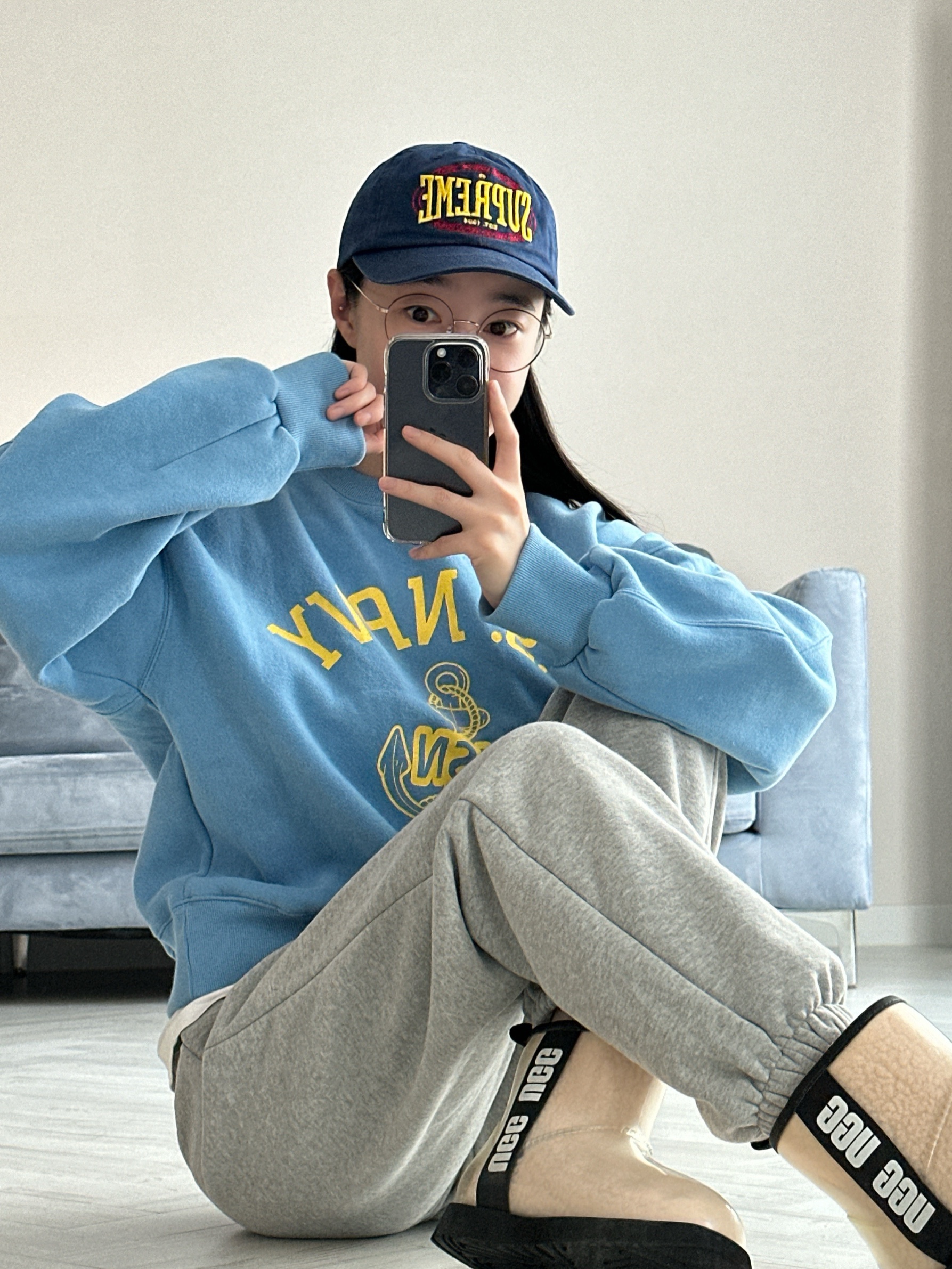 Supreme Warm Up 6-Panel Navy - 23FW 착용 스타일 - 2