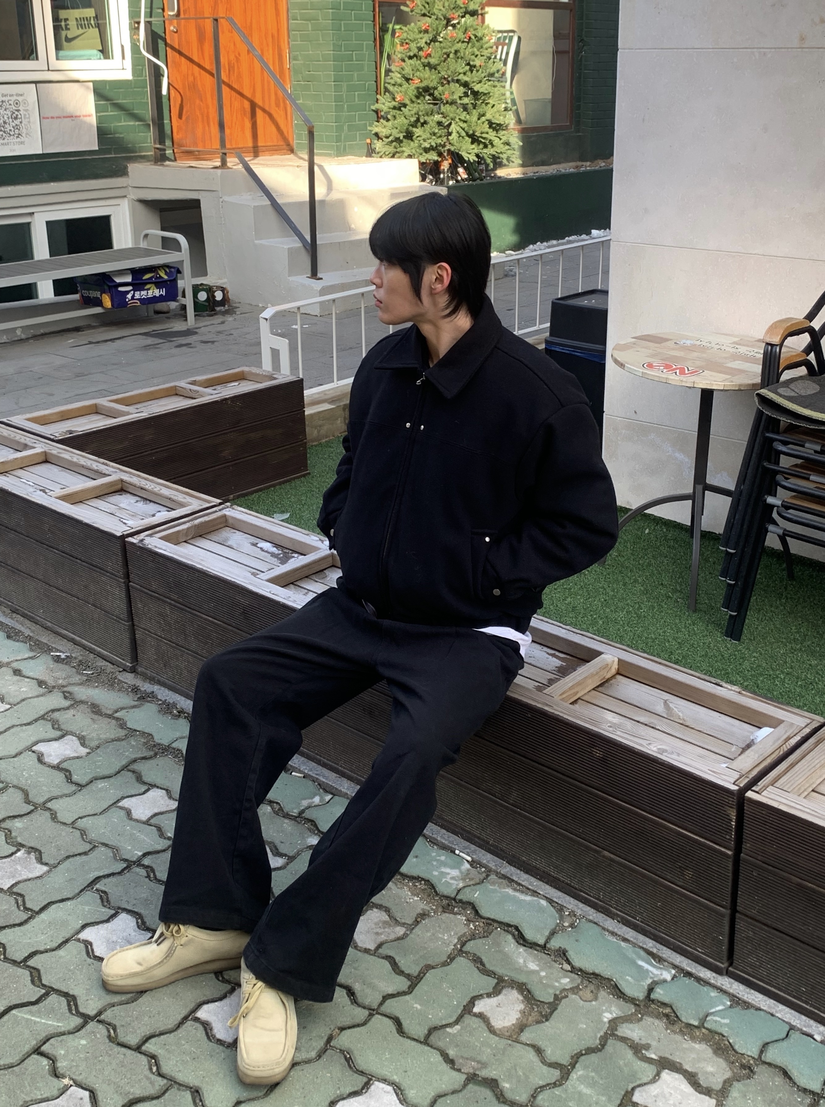 Clarks Wallabee Maple Suede 착용 스타일 - 2