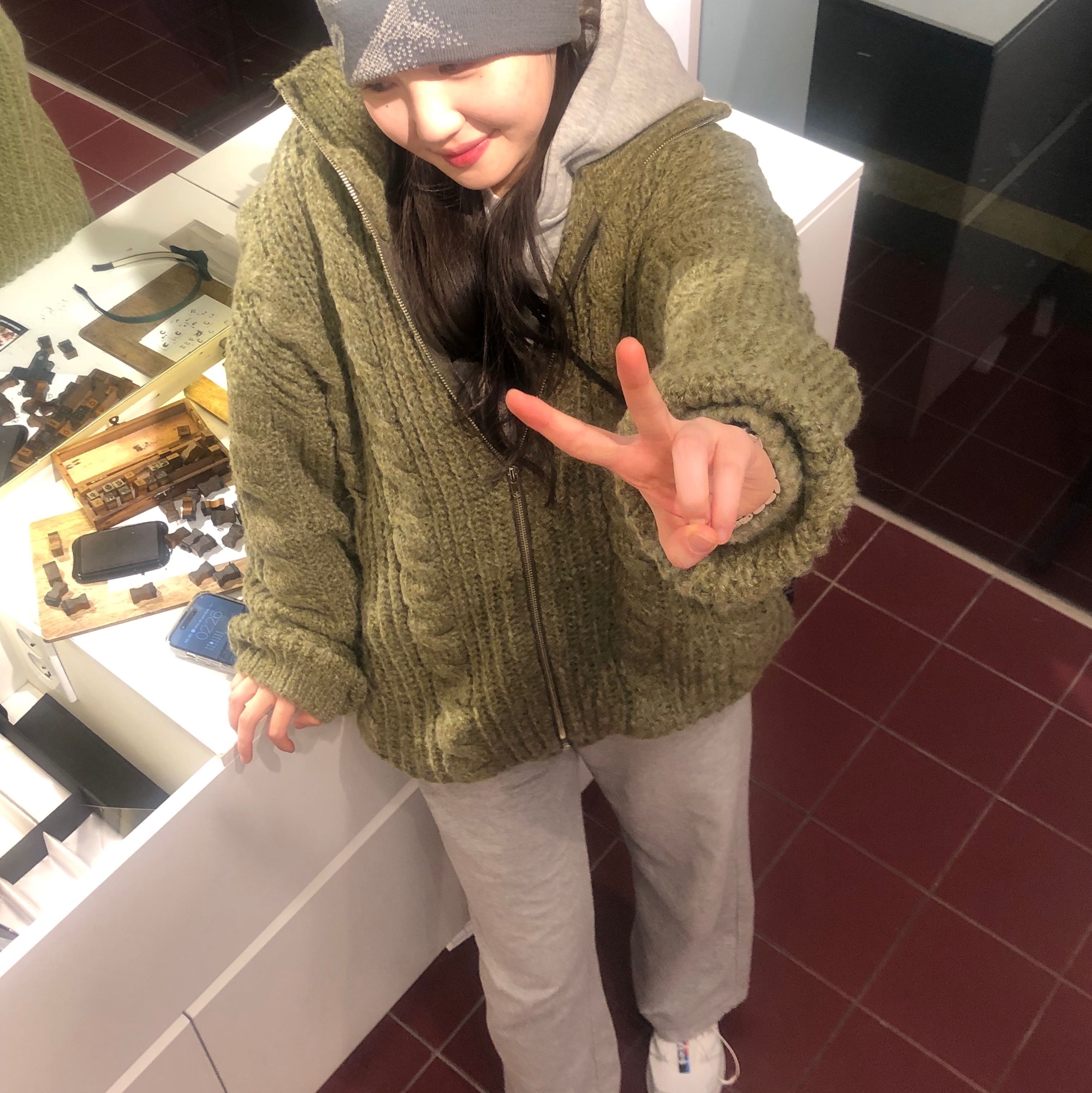 Salomon XT-6 ADV White, Sansan Gear Logo Beanie Charcoal - 23FW 착용 스타일 - 2