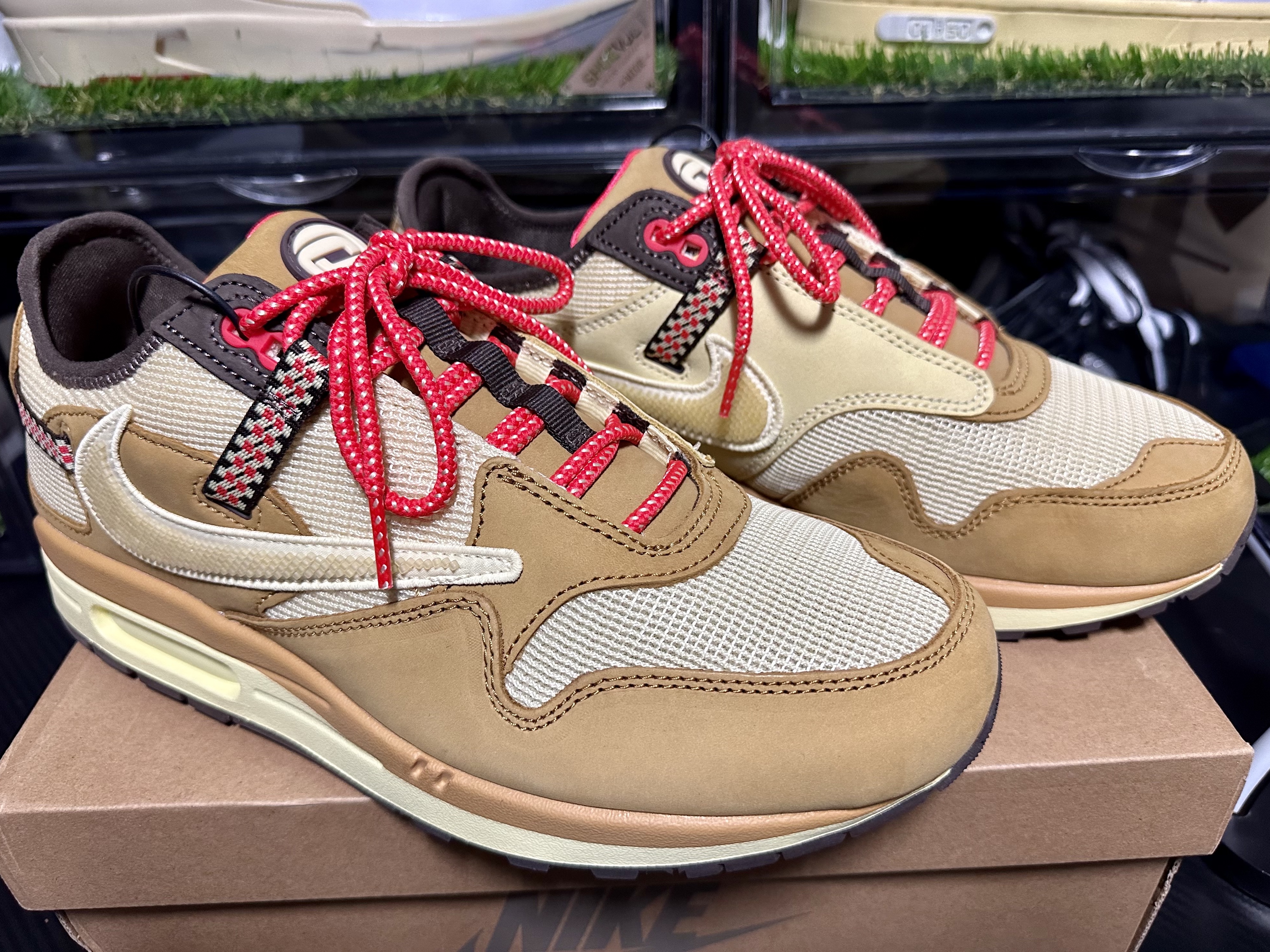 Nike x Travis Scott Air Max 1 Cact.us Wheat 착용 스타일 - 2