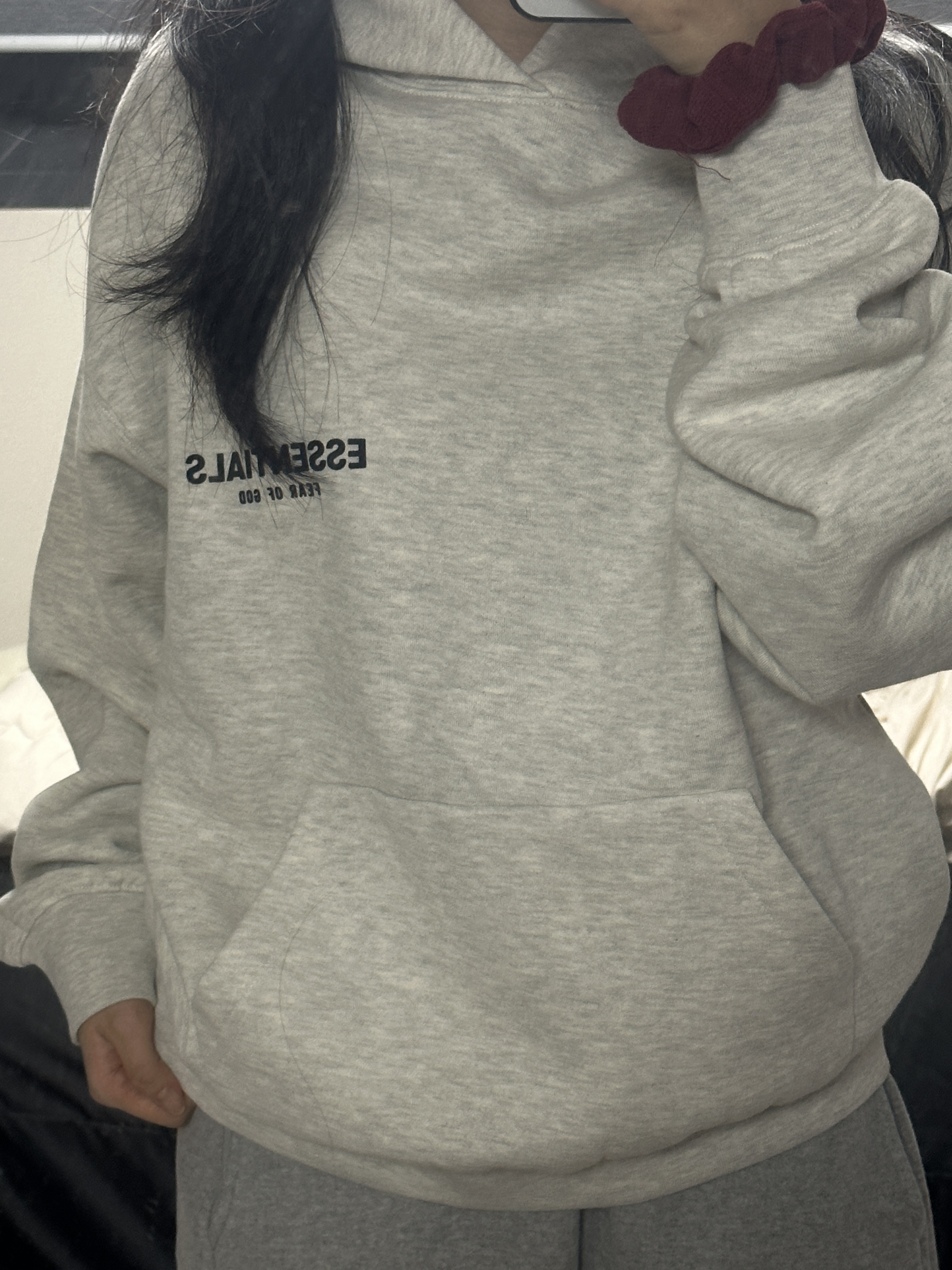 Essentials The Core Collection Hoodie Light Oatmeal 착용 스타일 - 2