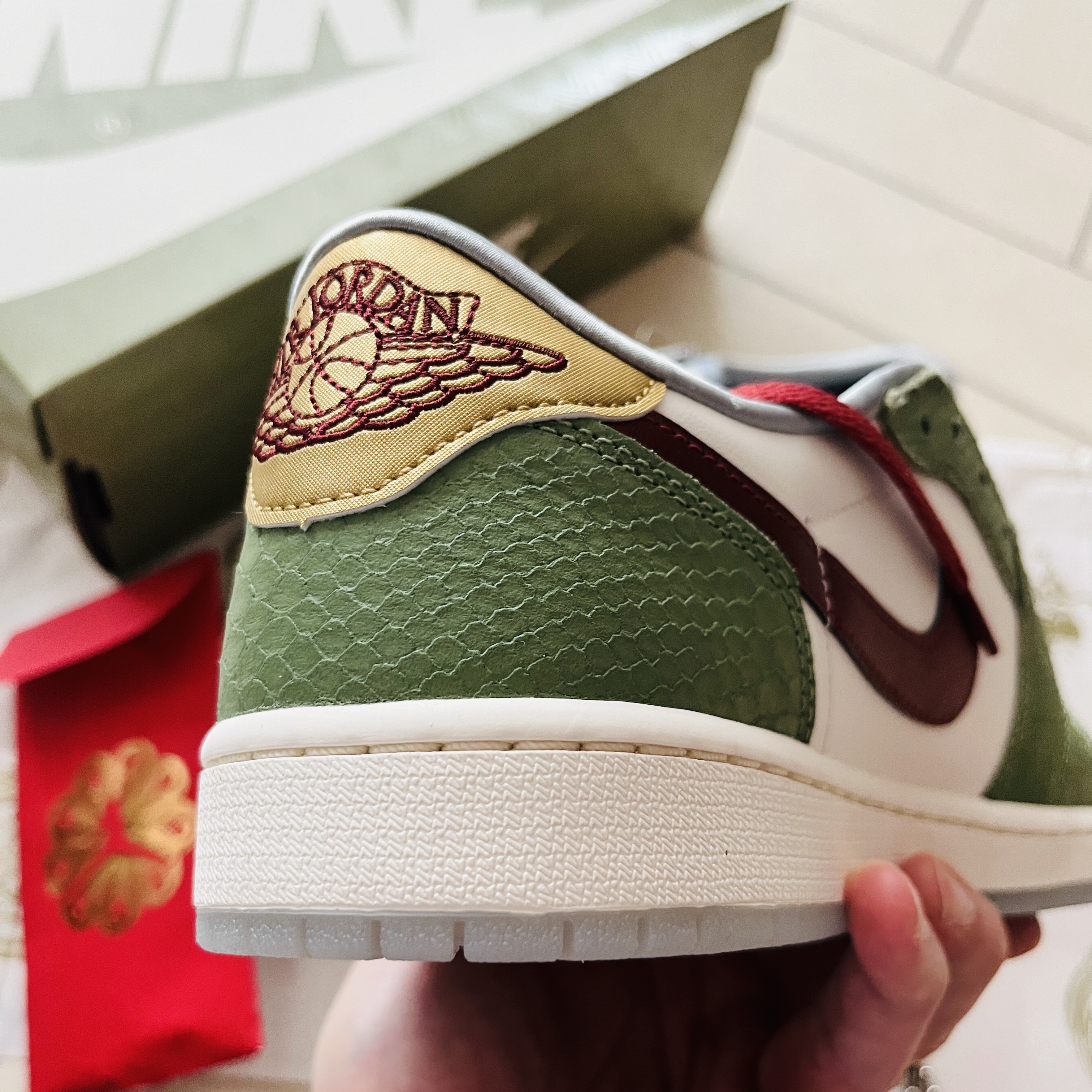 Jordan 1 Retro Low OG Chinese New Year 착용 스타일 - 3