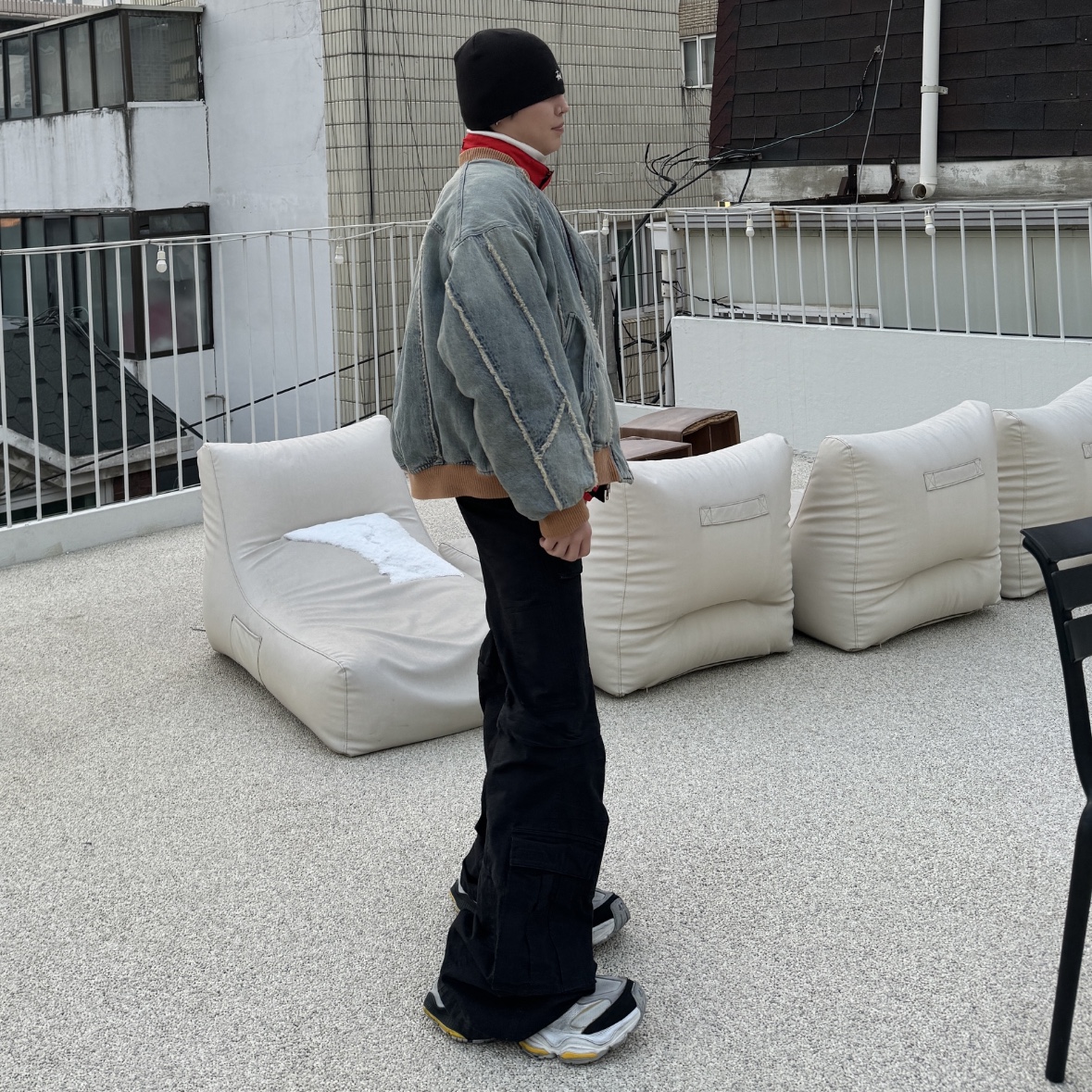 Stussy Basic Skullcap Beanie Black, Balenciaga Flared Cargo Pants Black 착용 스타일 - 2