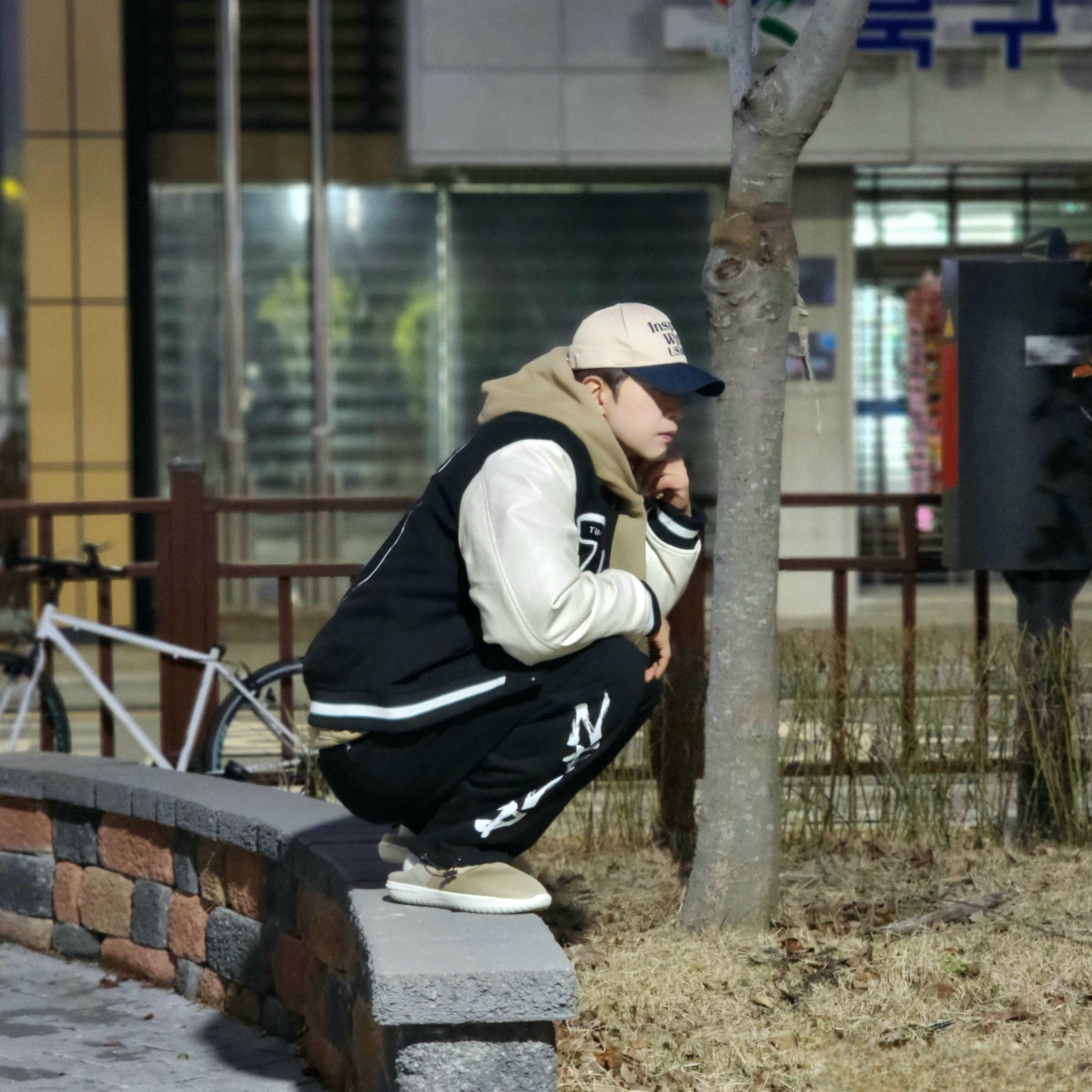 Essentials Hoodie Oak - 22SS, Nike Burrow Khaki Rattan 착용 스타일 - 3
