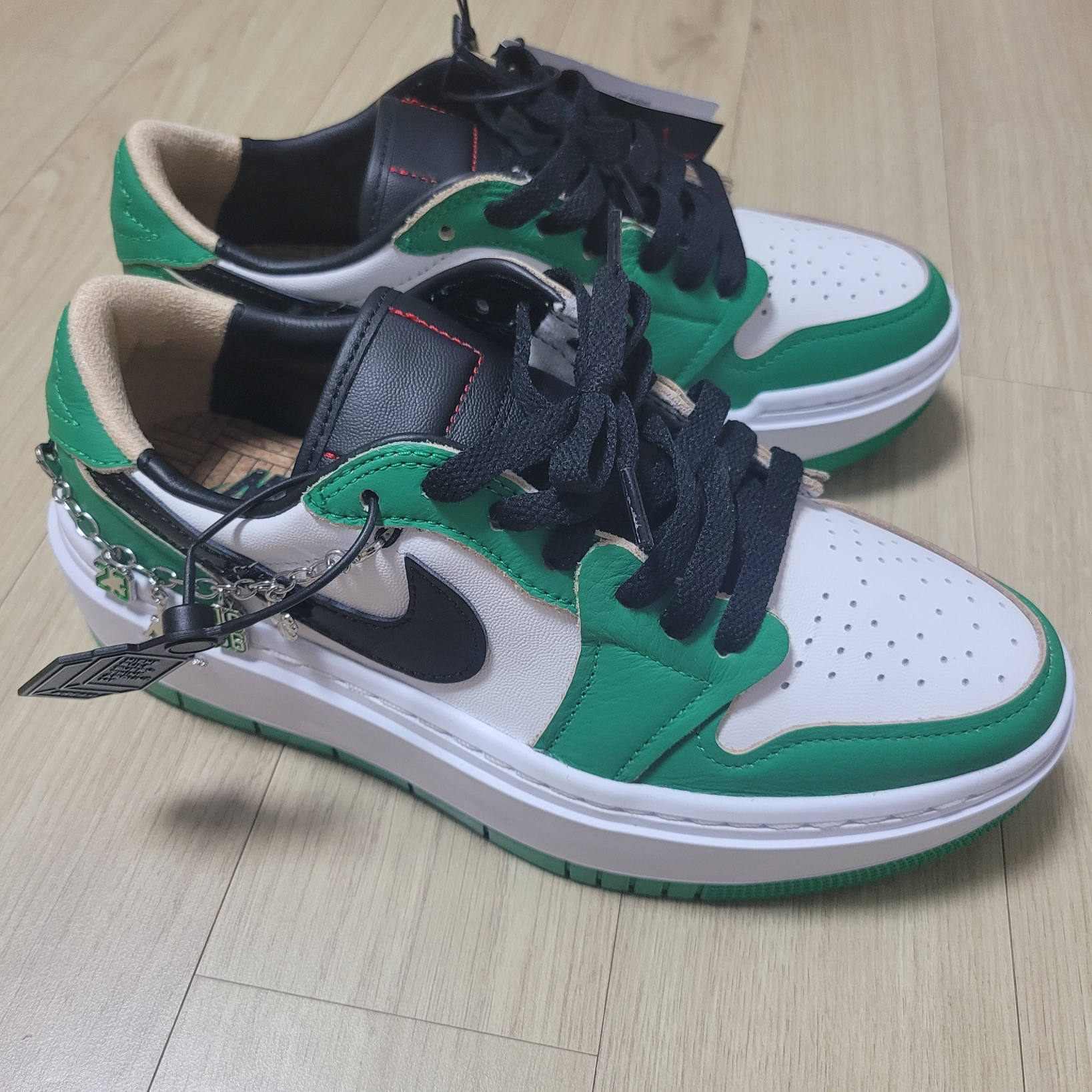 (W) Jordan 1 Elevate Low SE Lucky Green 착용 스타일