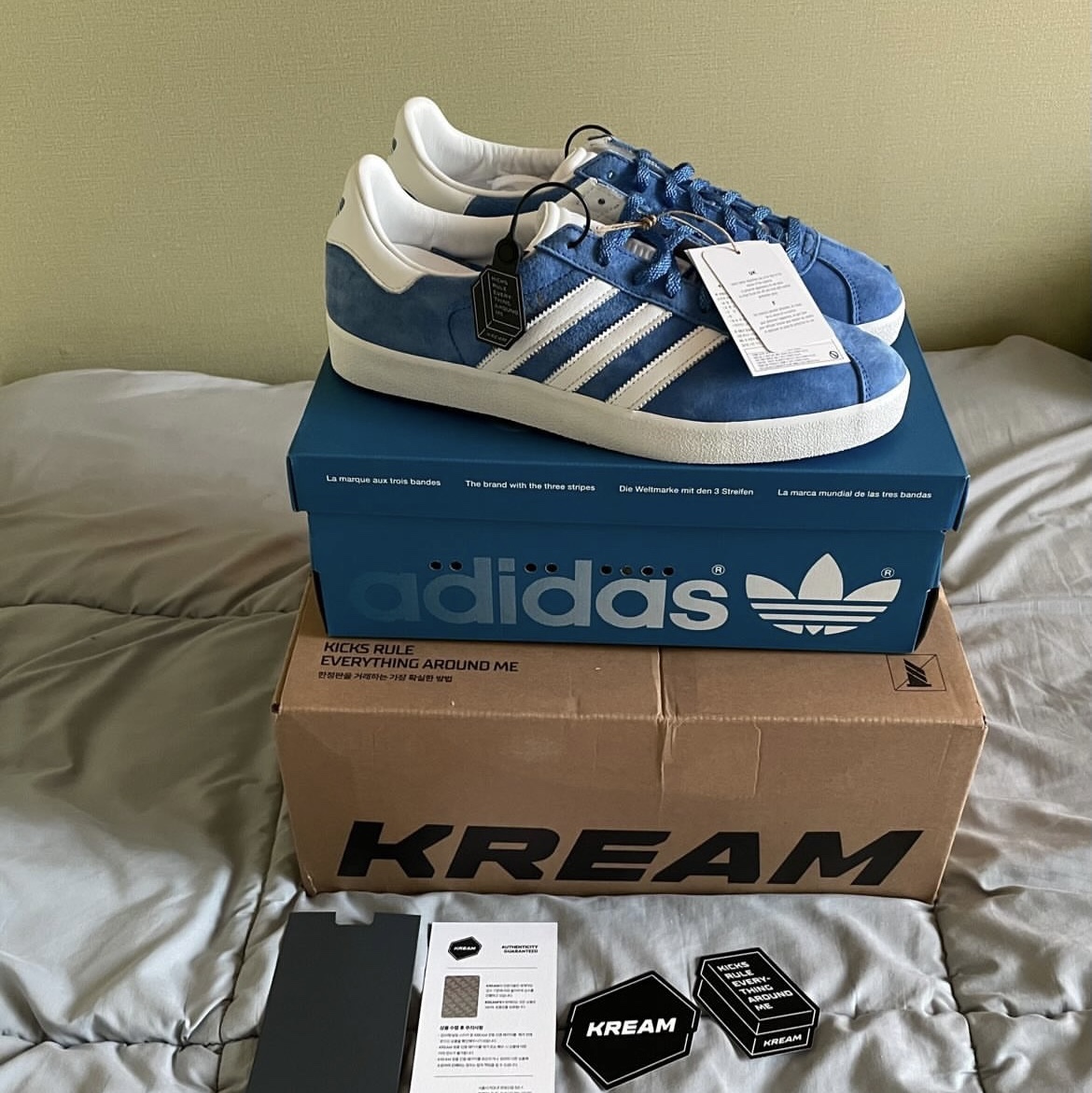 Adidas Gazelle 85 Blue Bird 착용 스타일