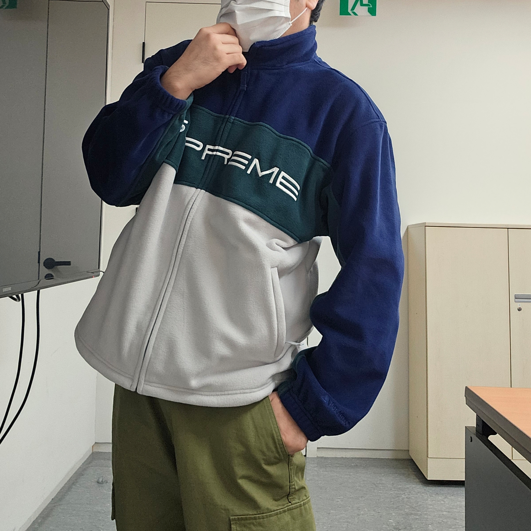 Supreme Polartec Zip Jacket Navy - 23FW, Stussy Ripstop Surplus Cargo Pants Vintage Olive 착용 스타일 - 1