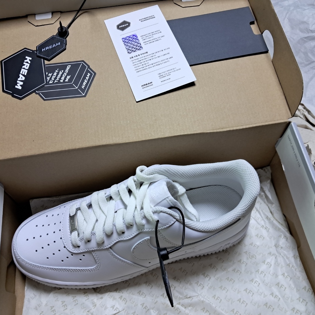 Nike Air Force 1 '07 Low White 착용 스타일