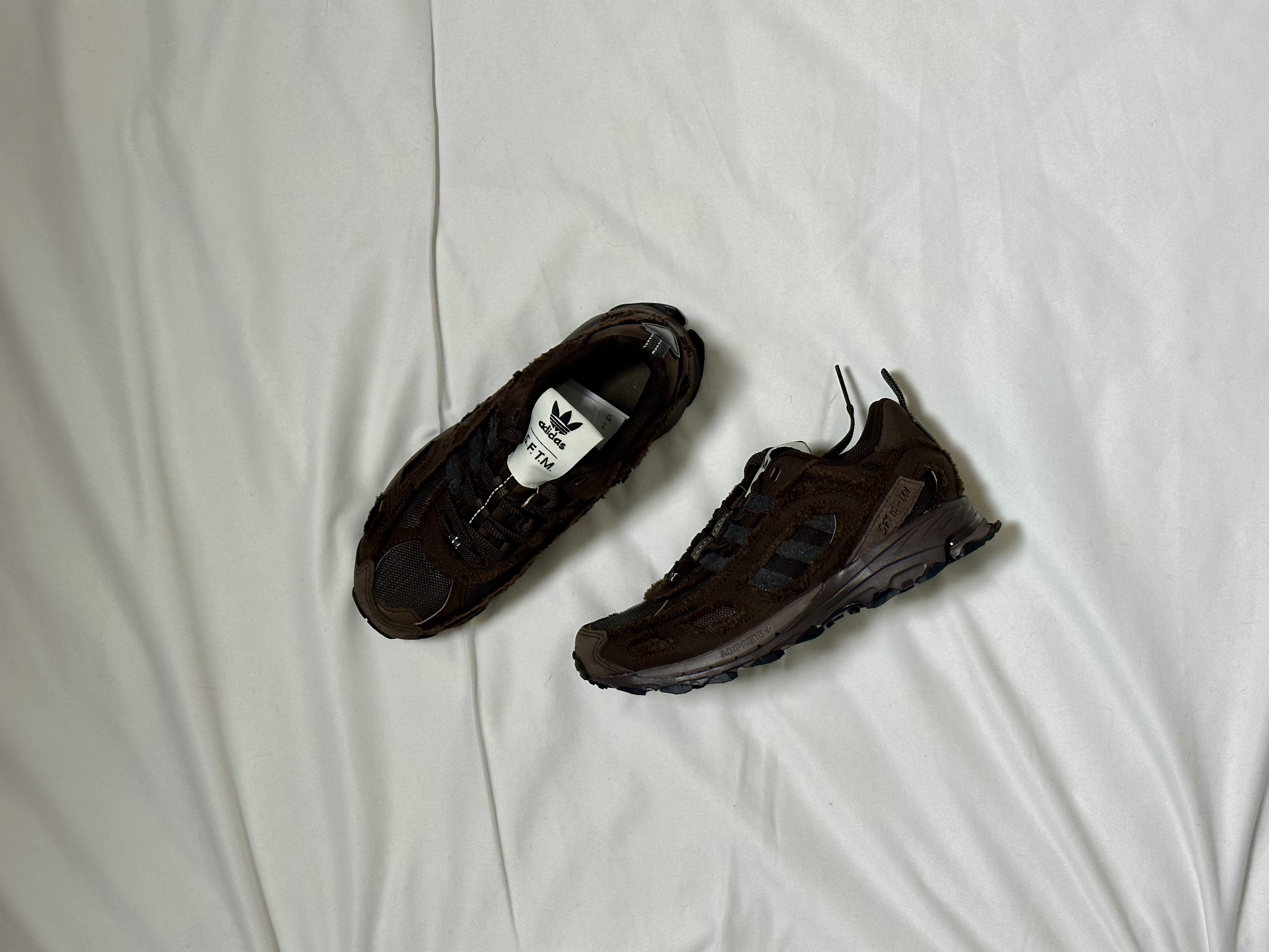 Adidas x Song for the Mute Shadowturf Dark Brown 착용 스타일 - 1