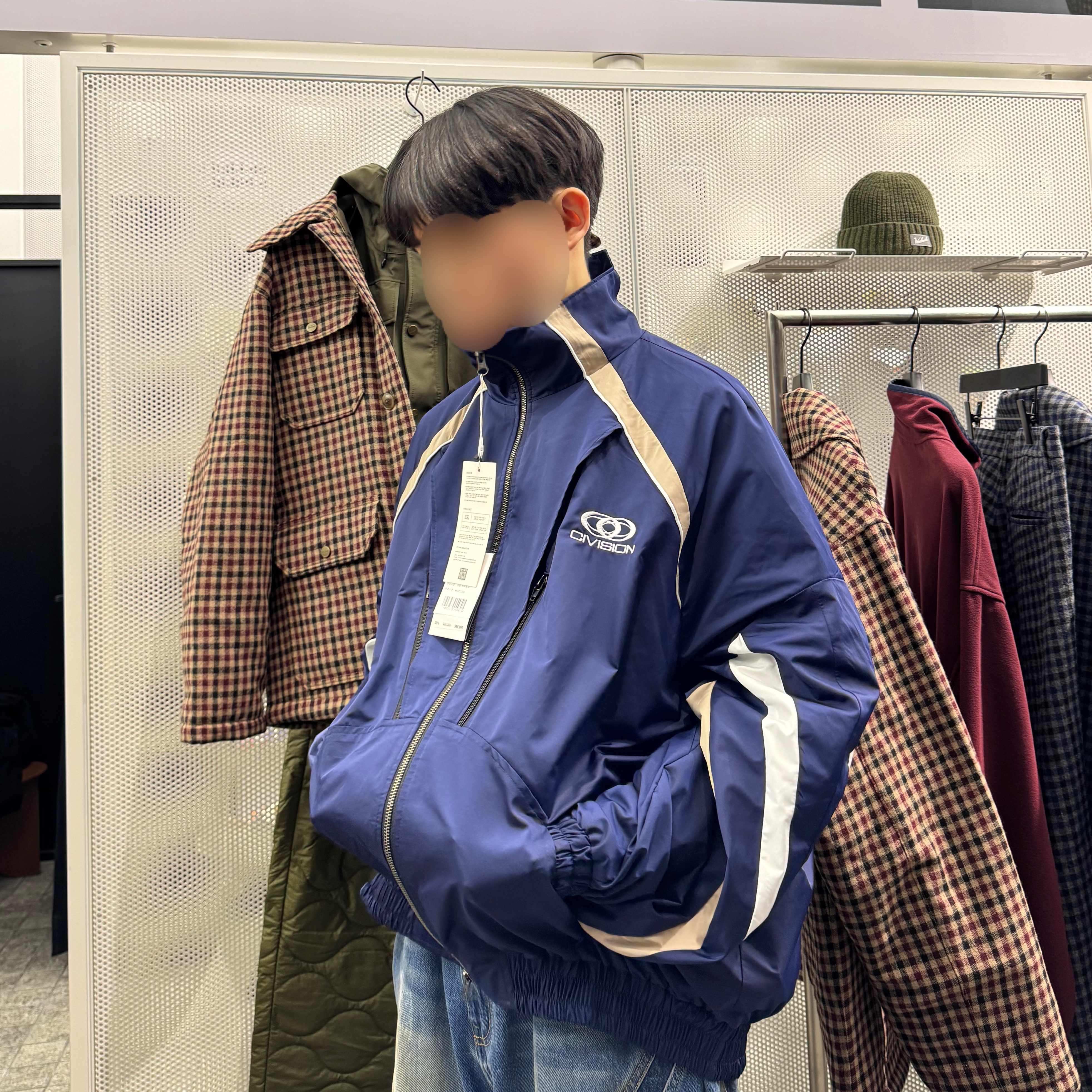 [KREAM 단독] Civision by CSC Hybrid Shell Track Jacket Navy, Civision by CSC Death Core Hoodie Charcoal 착용 스타일 - 1
