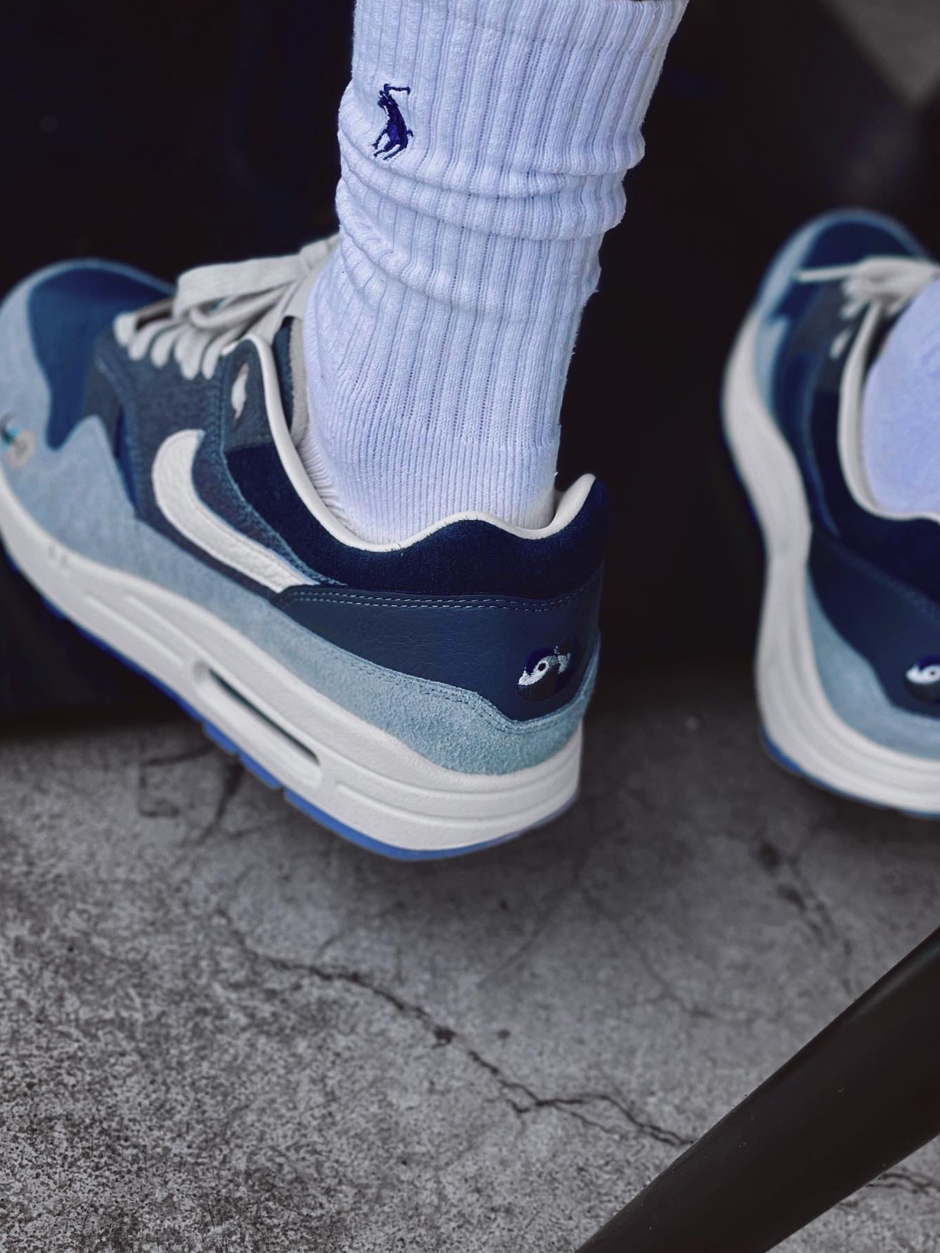 Nike x Kasina Air Max 1 SP Won-Ang Particle Grey, Nike NRG Solo Swoosh Fleece Shorts Dark Grey Heather - Asia 착용 스타일 - 2