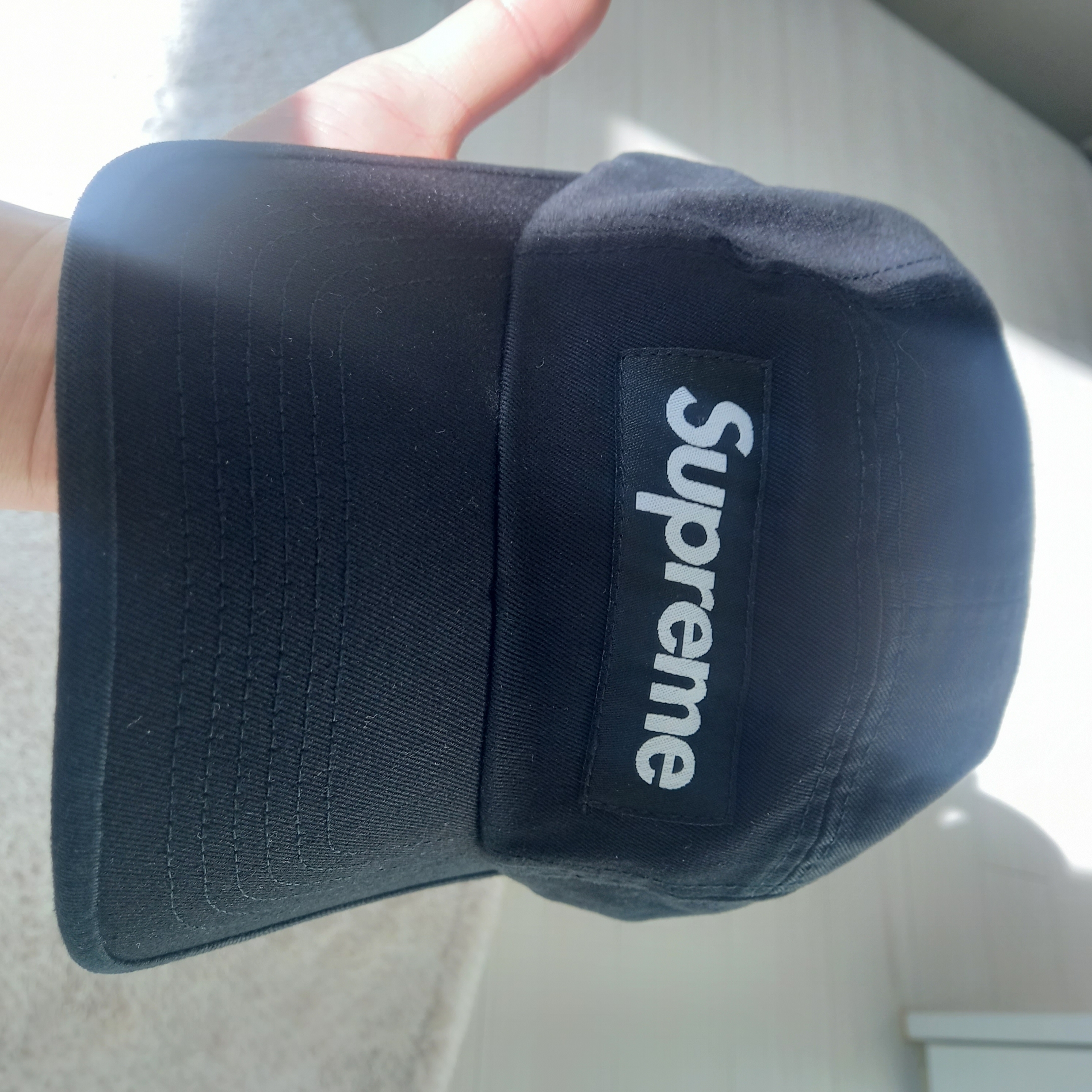 Supreme Washed Chino Twill Camp Cap Black 착용 스타일 - 2