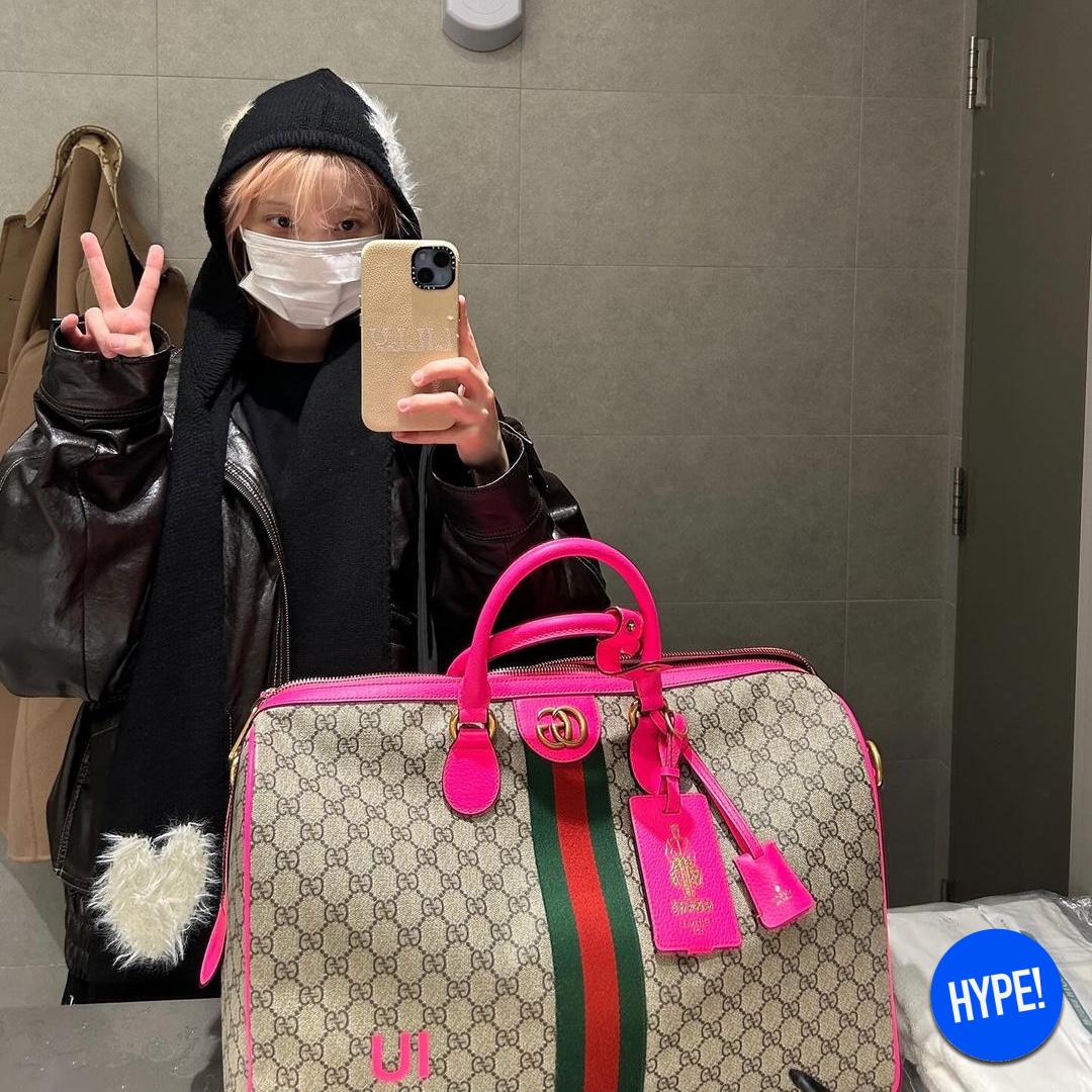(W) Gucci Reversible GG Wool Coat Beige Camel, Gucci Jackie 1961 Small Shoulder Bag Black 착용 스타일 - 7