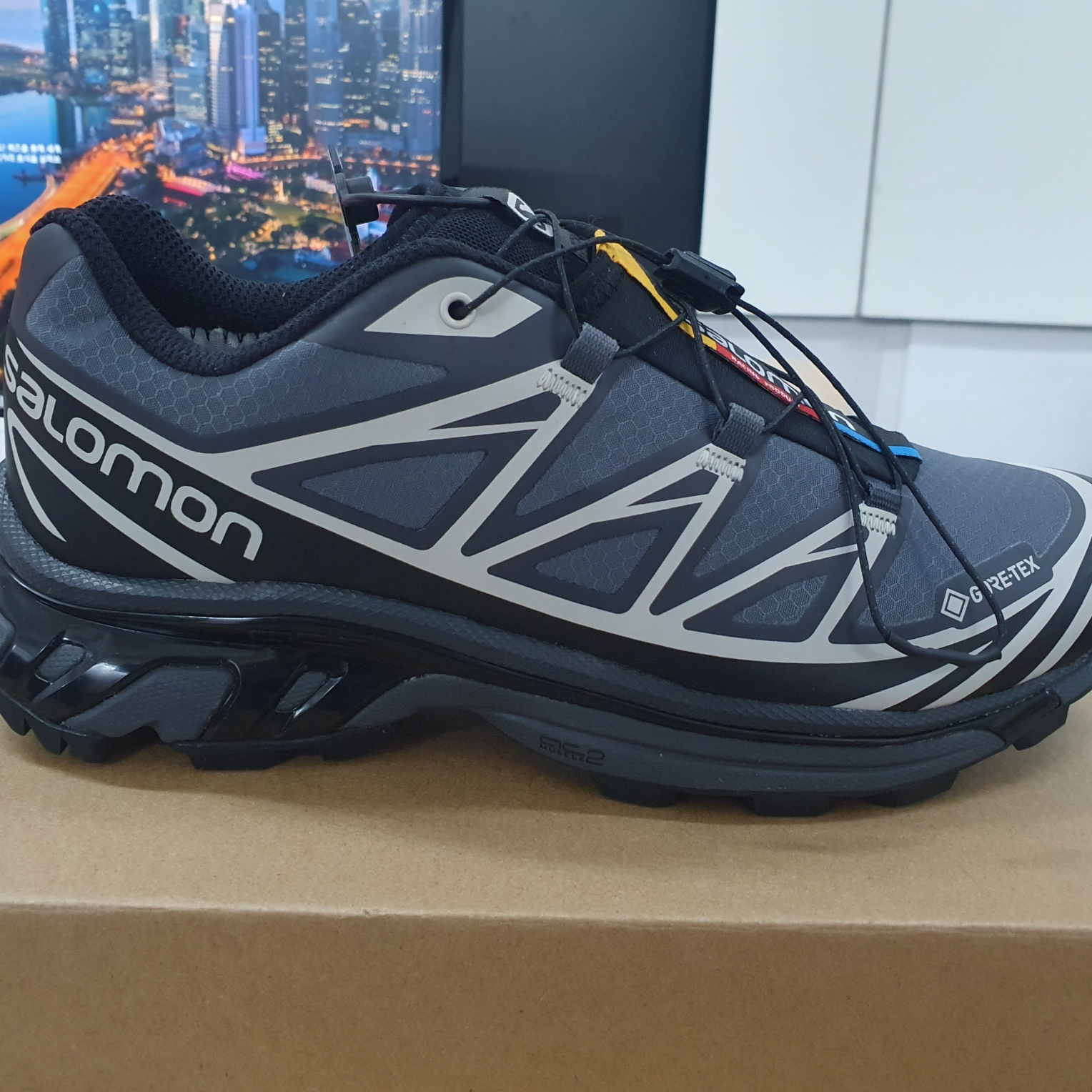 Salomon XT-6 Gore-Tex Black Ebony 착용 스타일 - 1