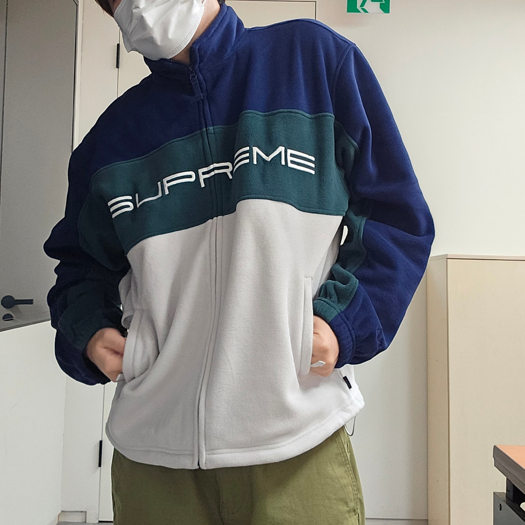 Supreme Polartec Zip Jacket Navy - 23FW, Stussy Ripstop Surplus Cargo Pants Vintage Olive 착용 스타일 - 3
