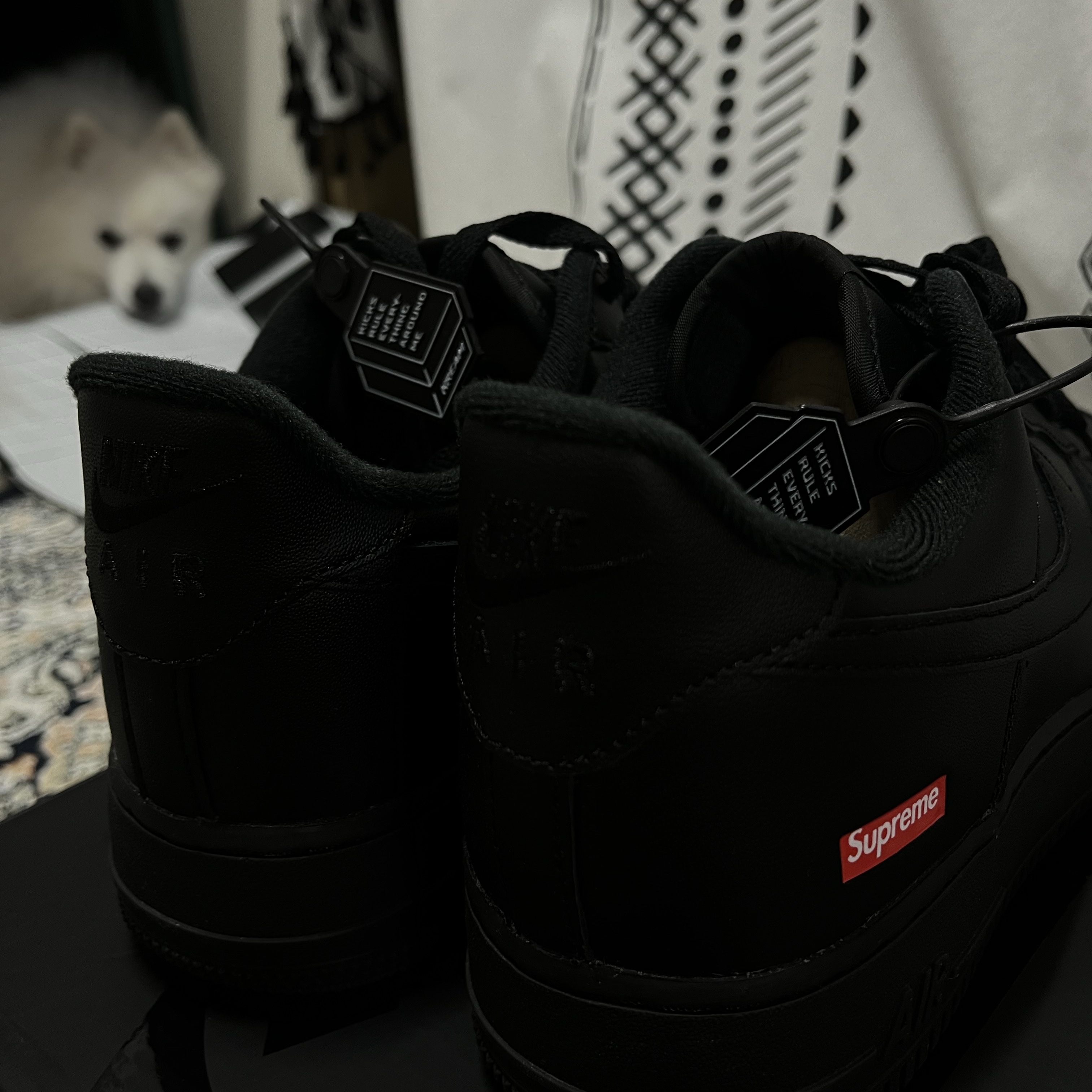 Nike x Supreme Air Force 1 Low Black 착용 스타일 - 7