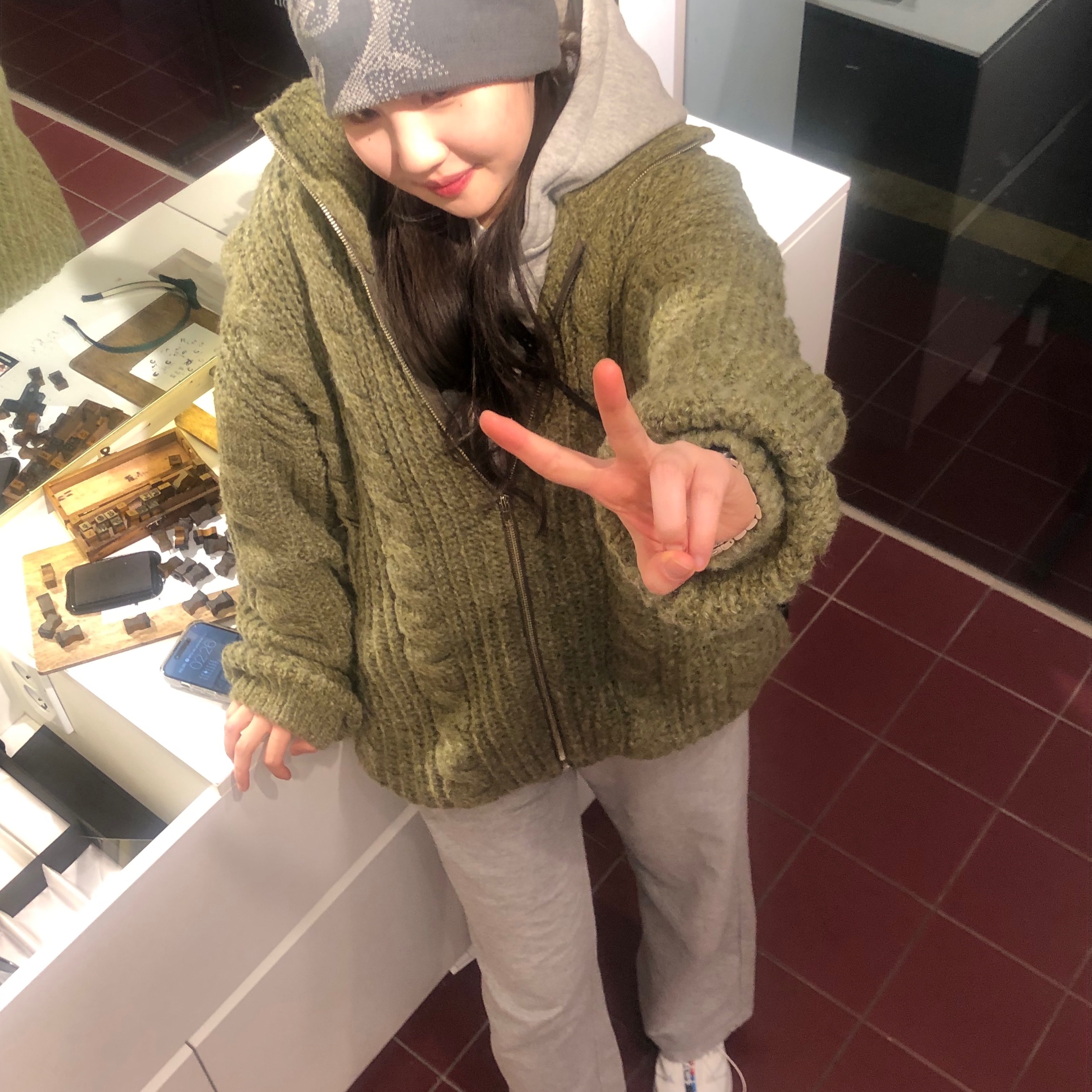 Salomon XT-6 ADV White, Sansan Gear Logo Beanie Charcoal - 23FW 착용 스타일 - 1
