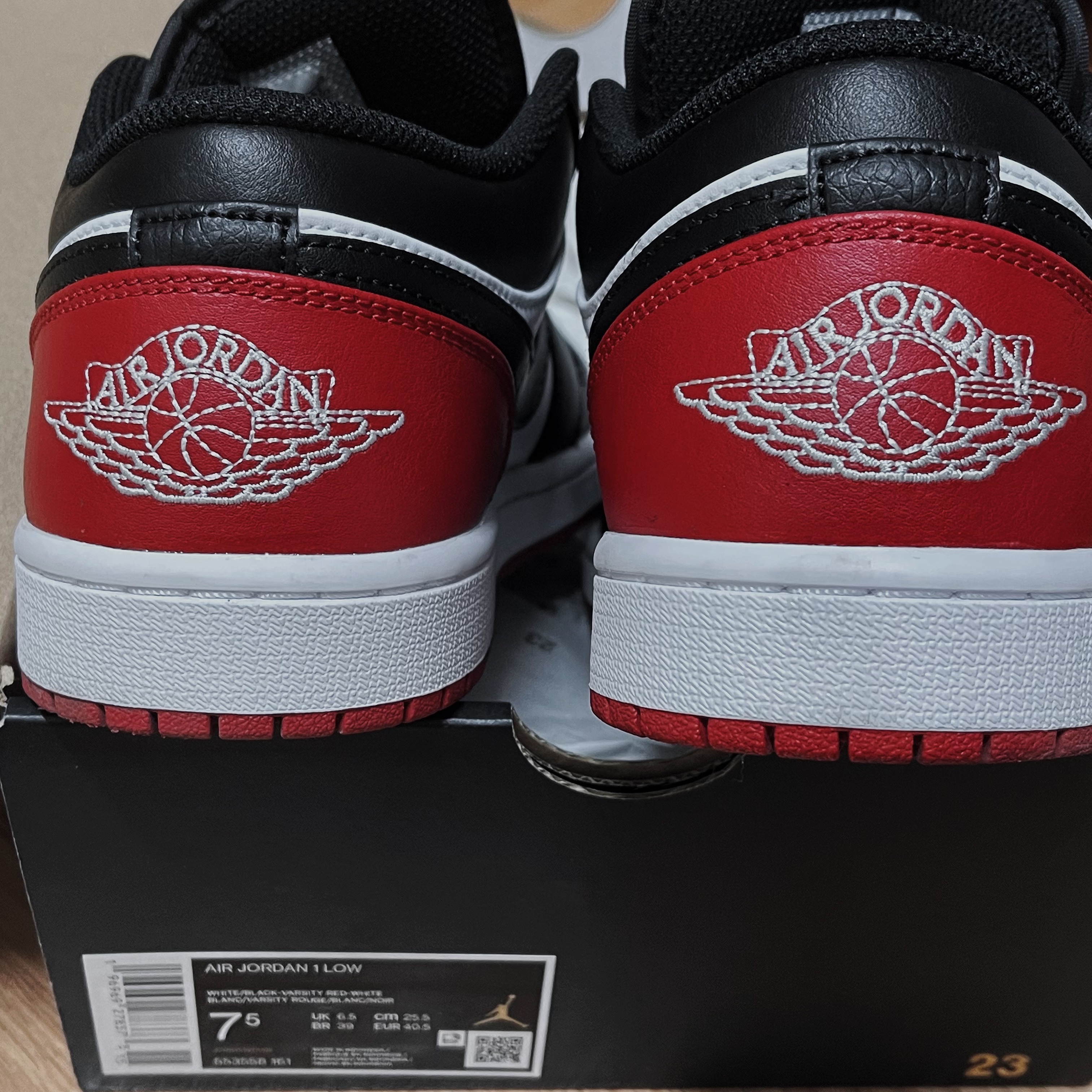 Jordan 1 Low Bred Toe 착용 스타일 - 4