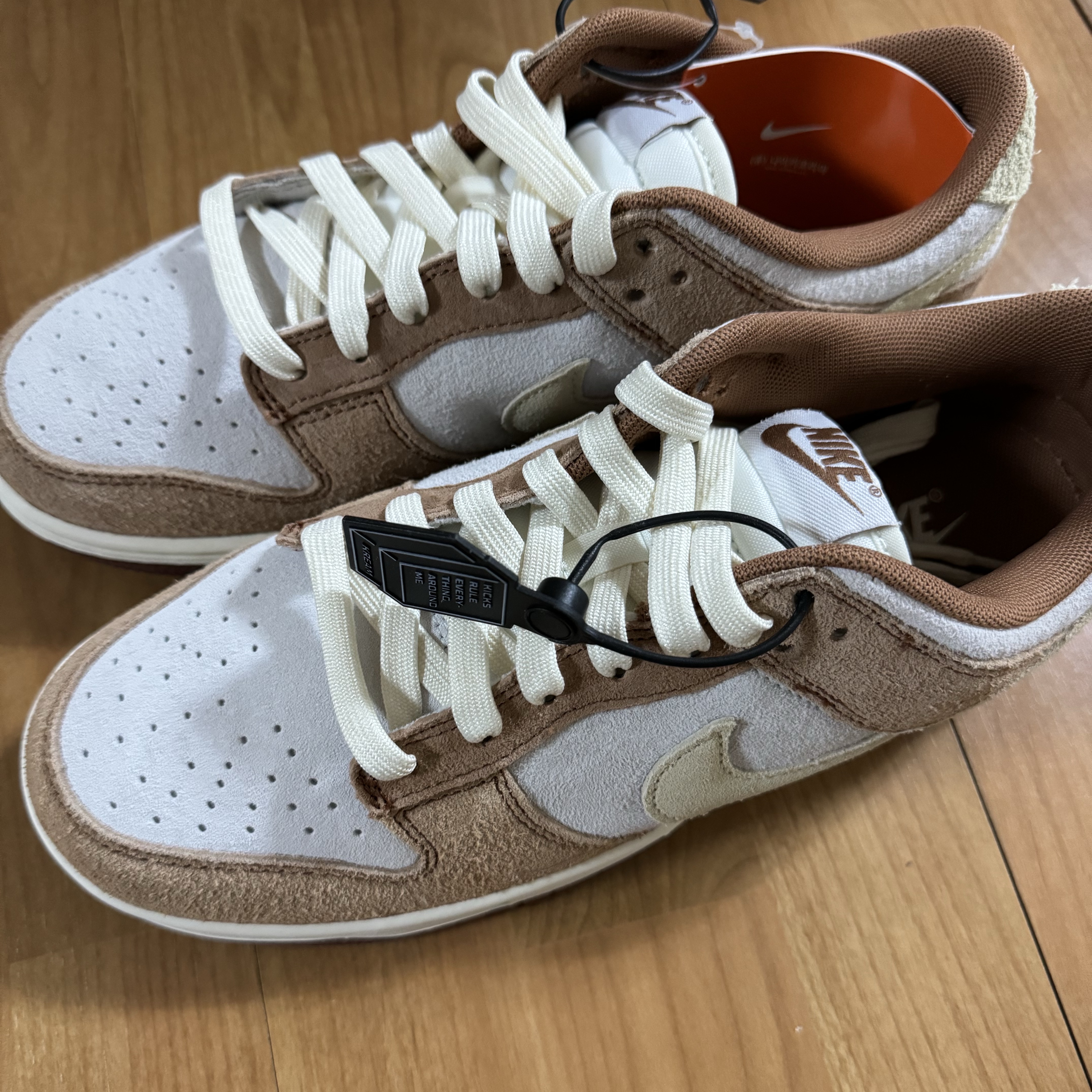 Nike Dunk Low Pro Premium Medium Curry 착용 스타일