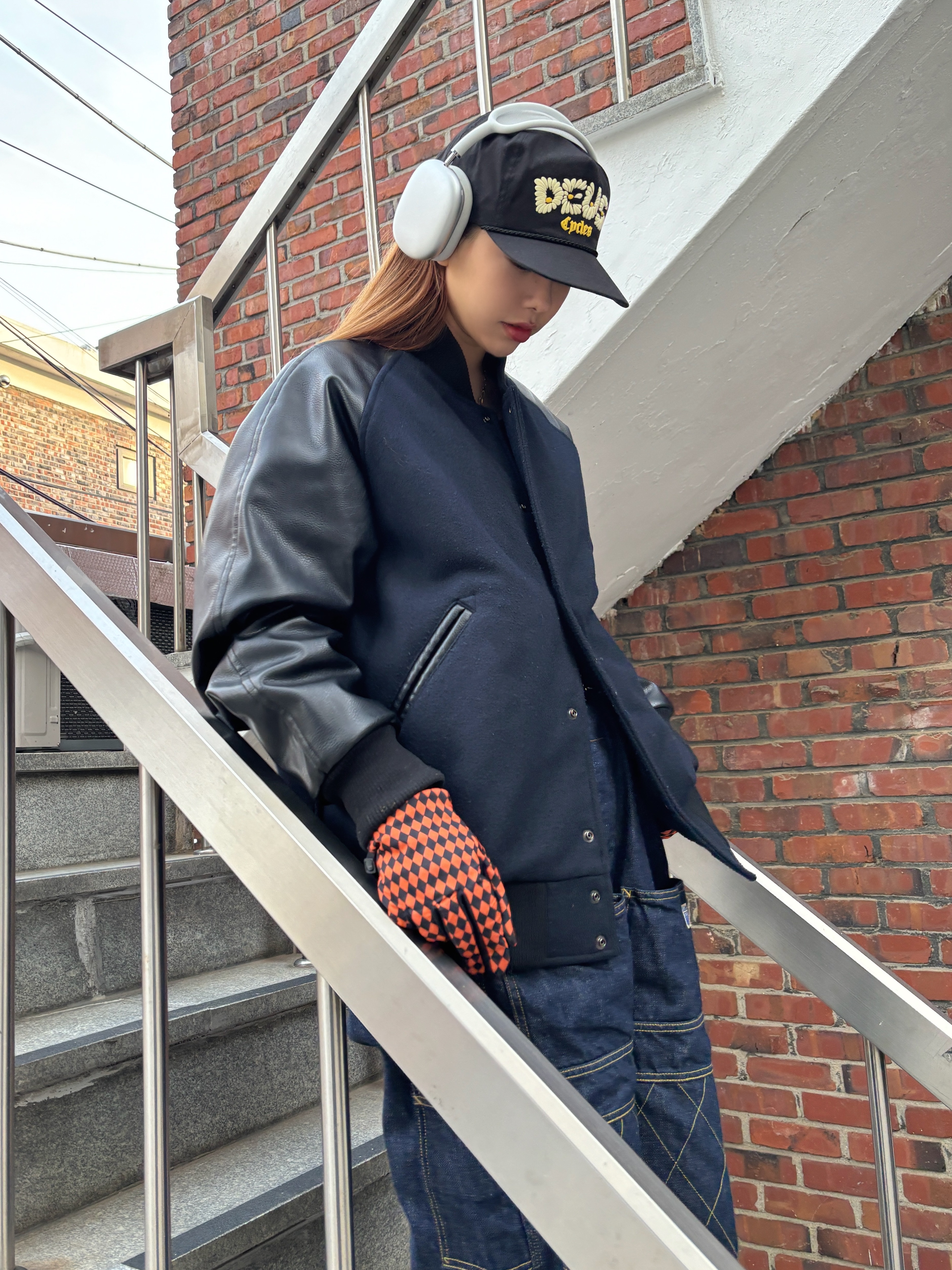 Kapital 11.5 oz. Denim Lumber Pants Indigo, Apple AirPods Max Lightning Silver (Korean Ver.) 착용 스타일 - 2