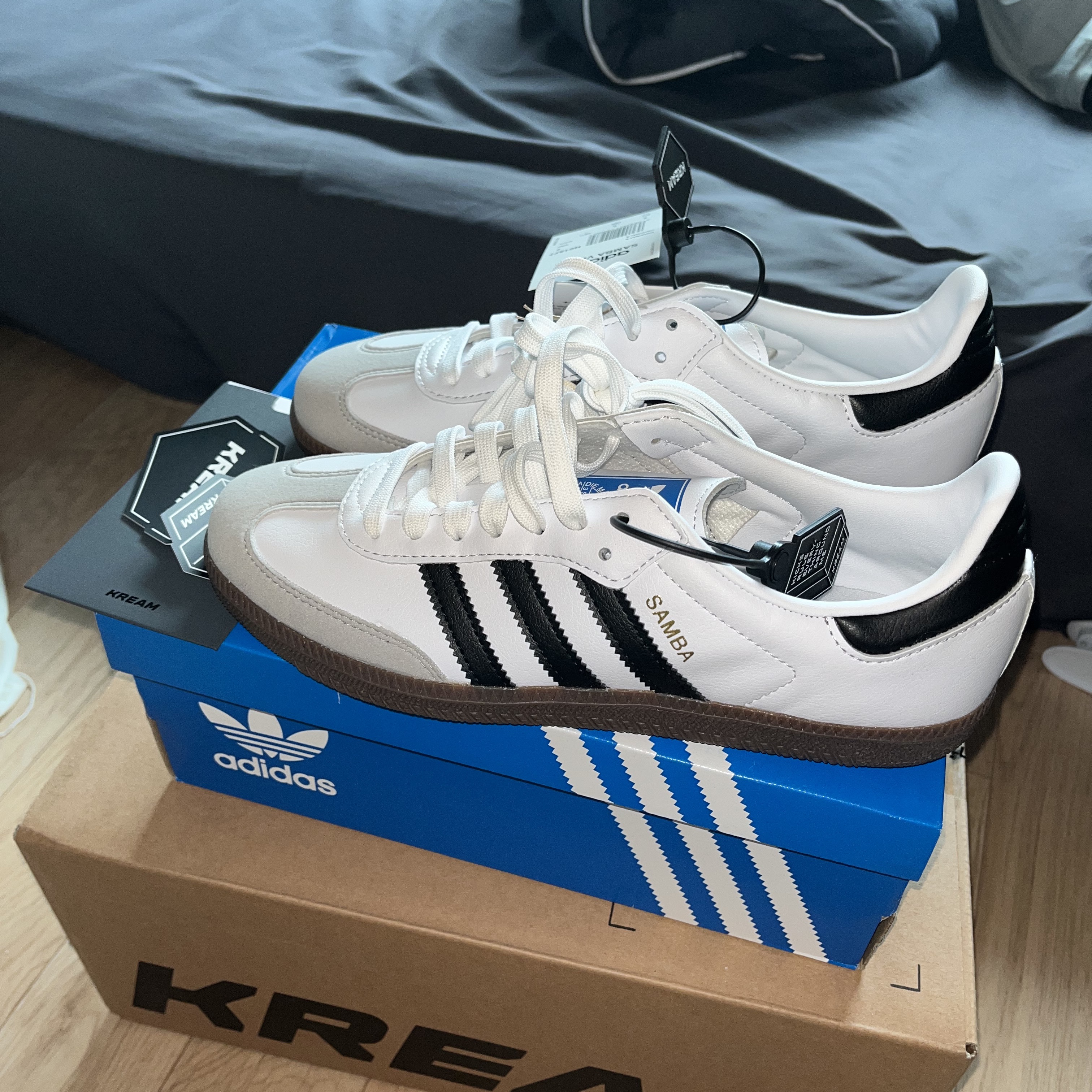 Adidas Samba Vegan White Black 착용 스타일 - 2