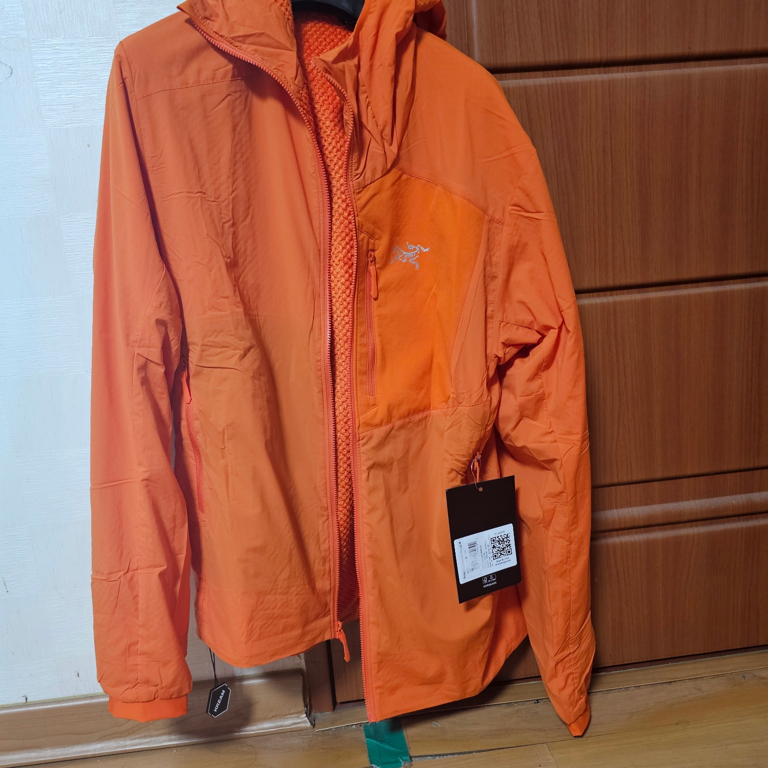 Arc'teryx Proton Lightweight Hoody Phenom 착용 스타일 - 1