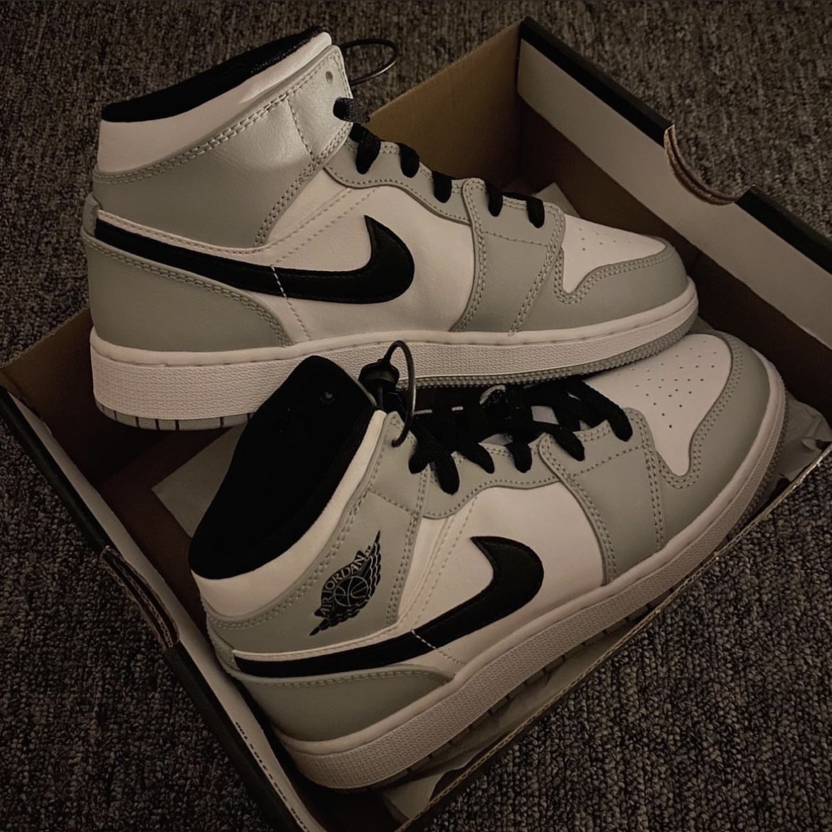 (GS) Jordan 1 Mid Light Smoke Grey 착용 스타일