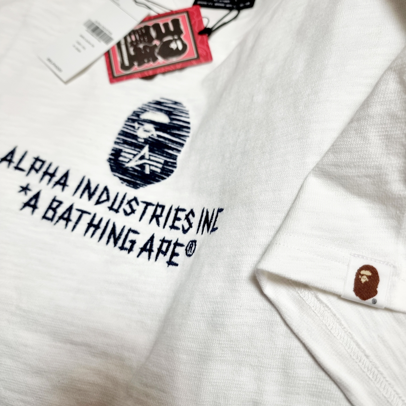 BAPE x Alpha Industries T-Shirt White 착용 스타일
