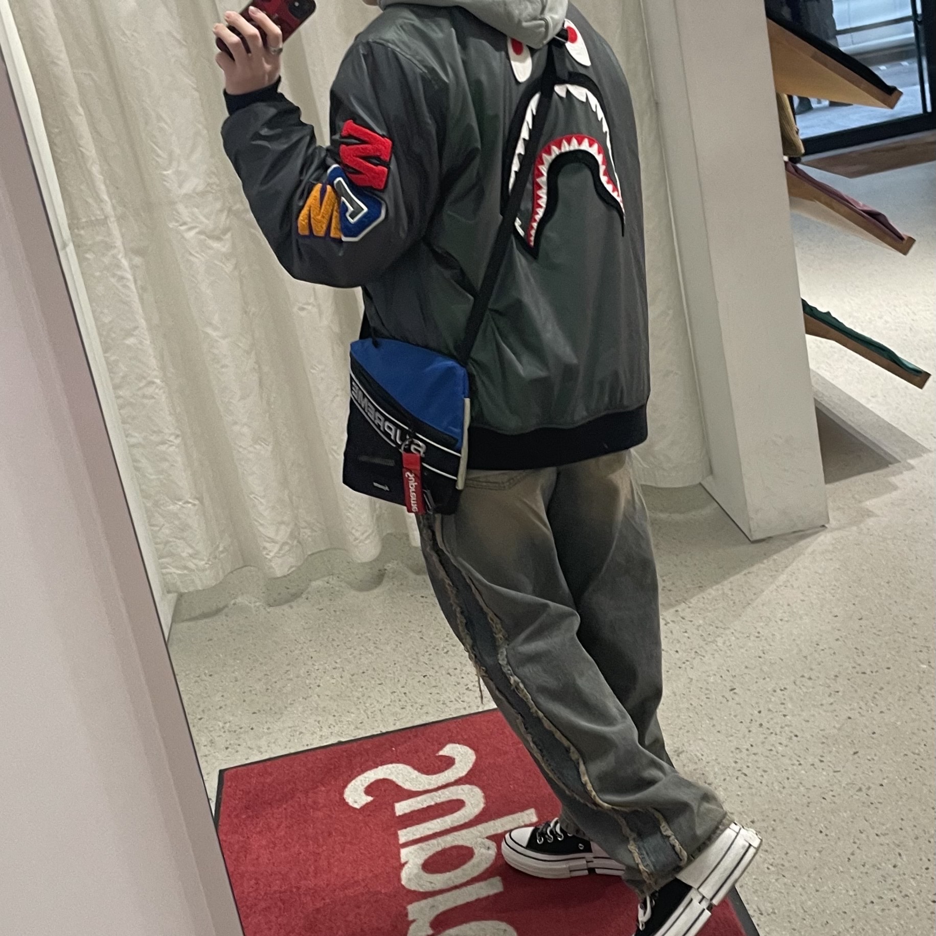 BAPE Aurora Shark Loose Fit MA-1 Jacket Black, Palace Washed Out Tri-Ferg Hood Green - 23FW 착용 스타일 - 1
