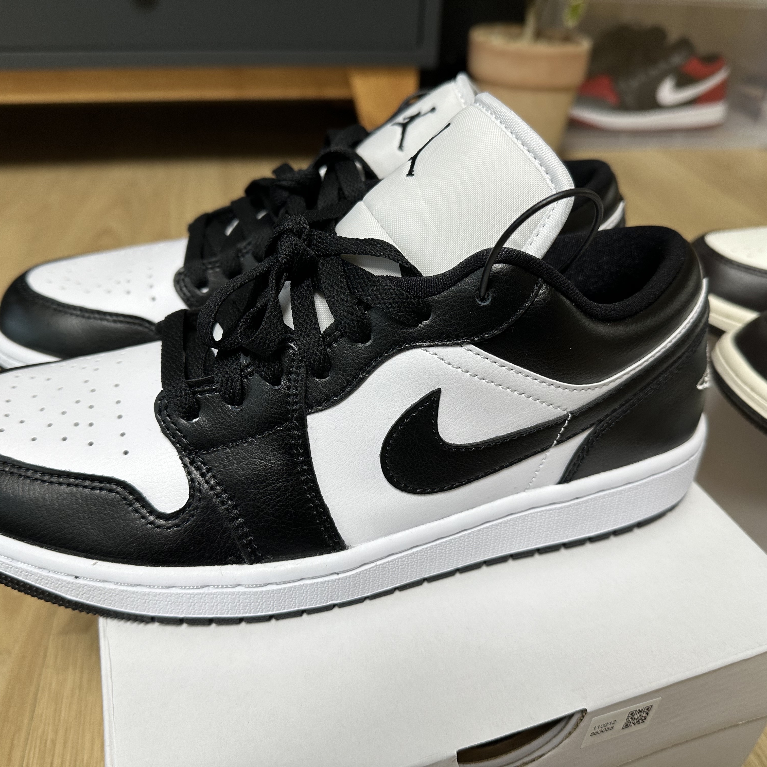 (W) Jordan 1 Low Black and White 착용 스타일 - 1