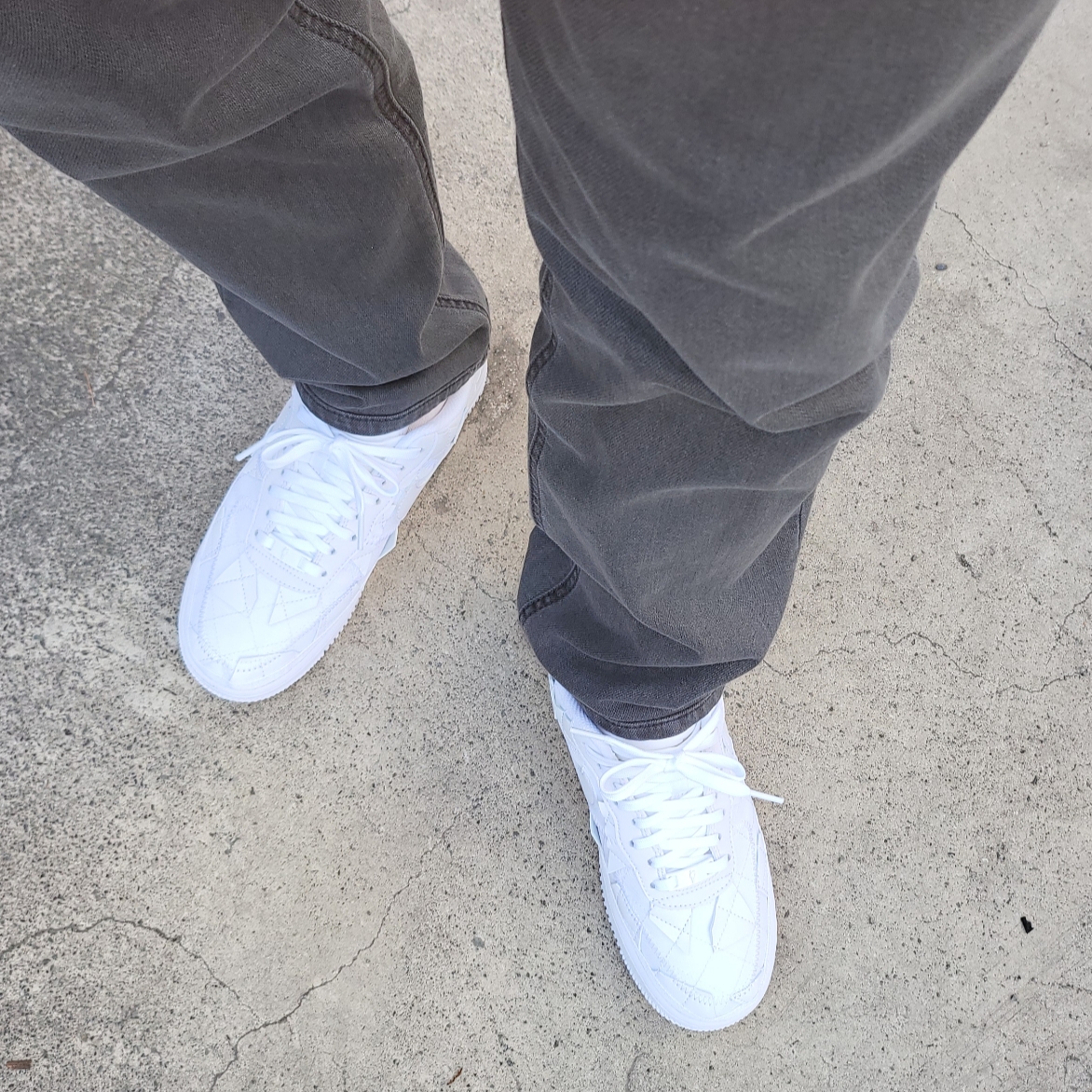 Nike x Billie Eilish Air Force 1 Low SP Triple White 착용 스타일 - 1