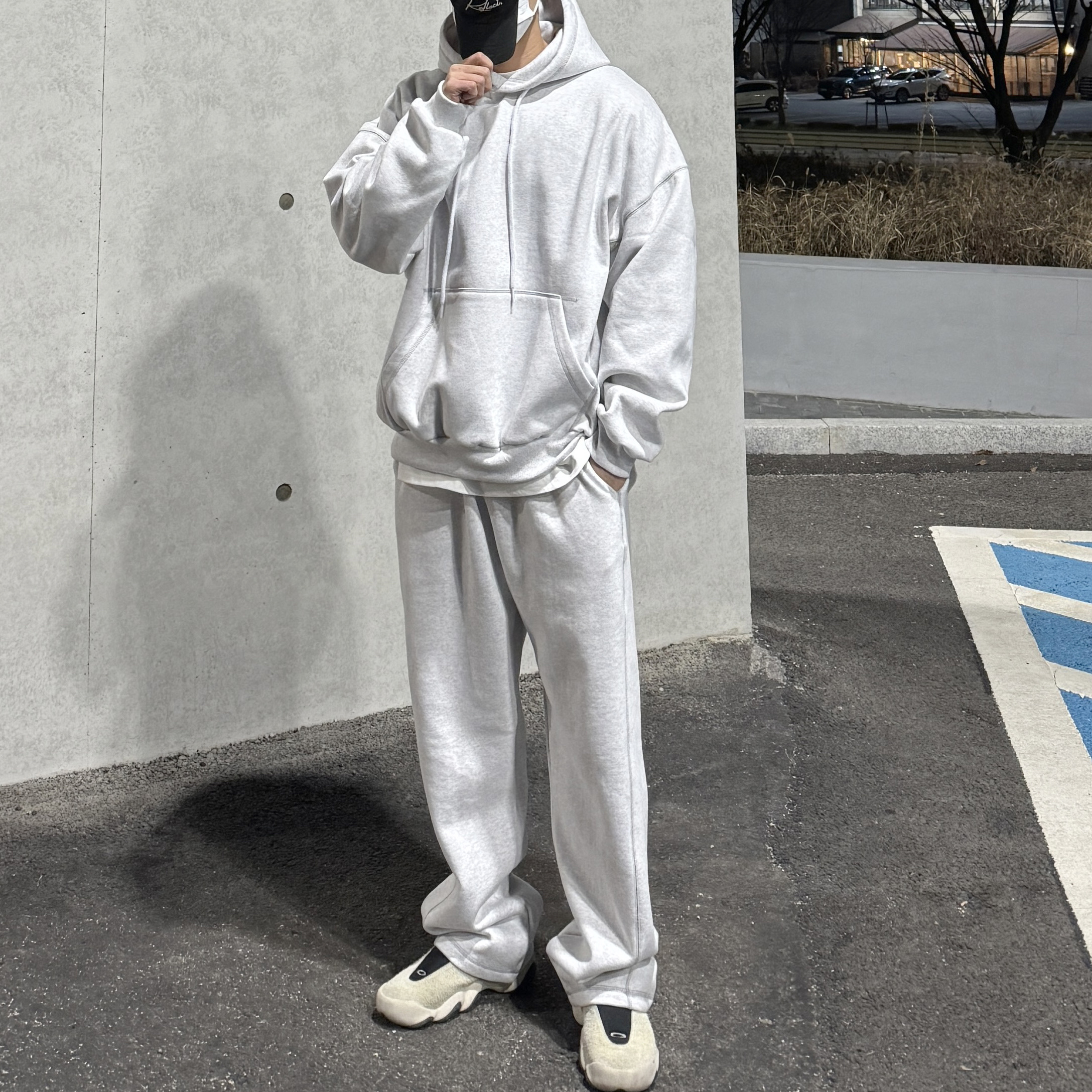 Oakley Factory Team x Brain Dead Flesh Milk Black 착용 스타일 - 2