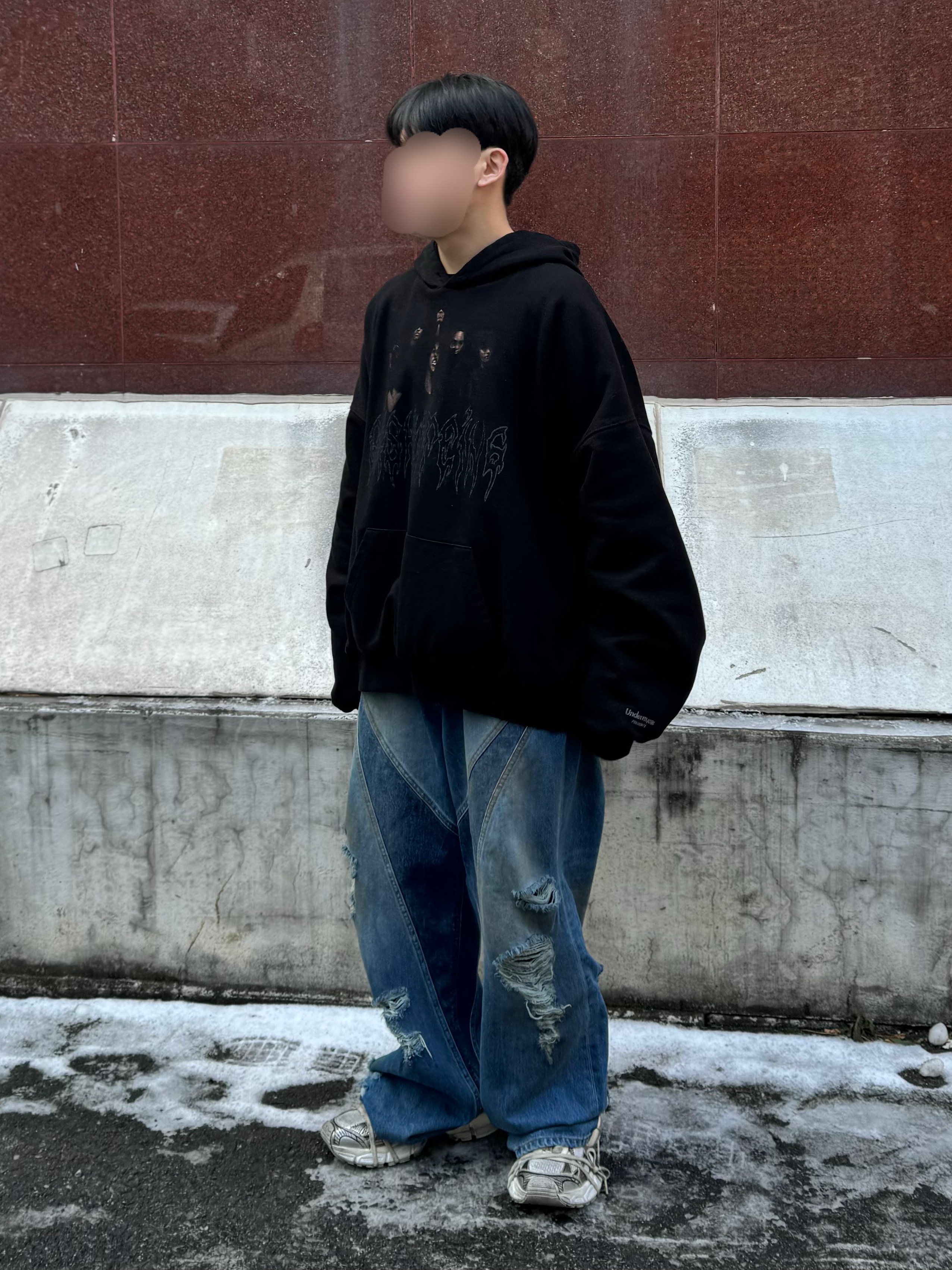 Civision by CSC Vision Distressed Denim Pants Washed Blue, Balenciaga 3XL Sneakers Beige 착용 스타일 - 3