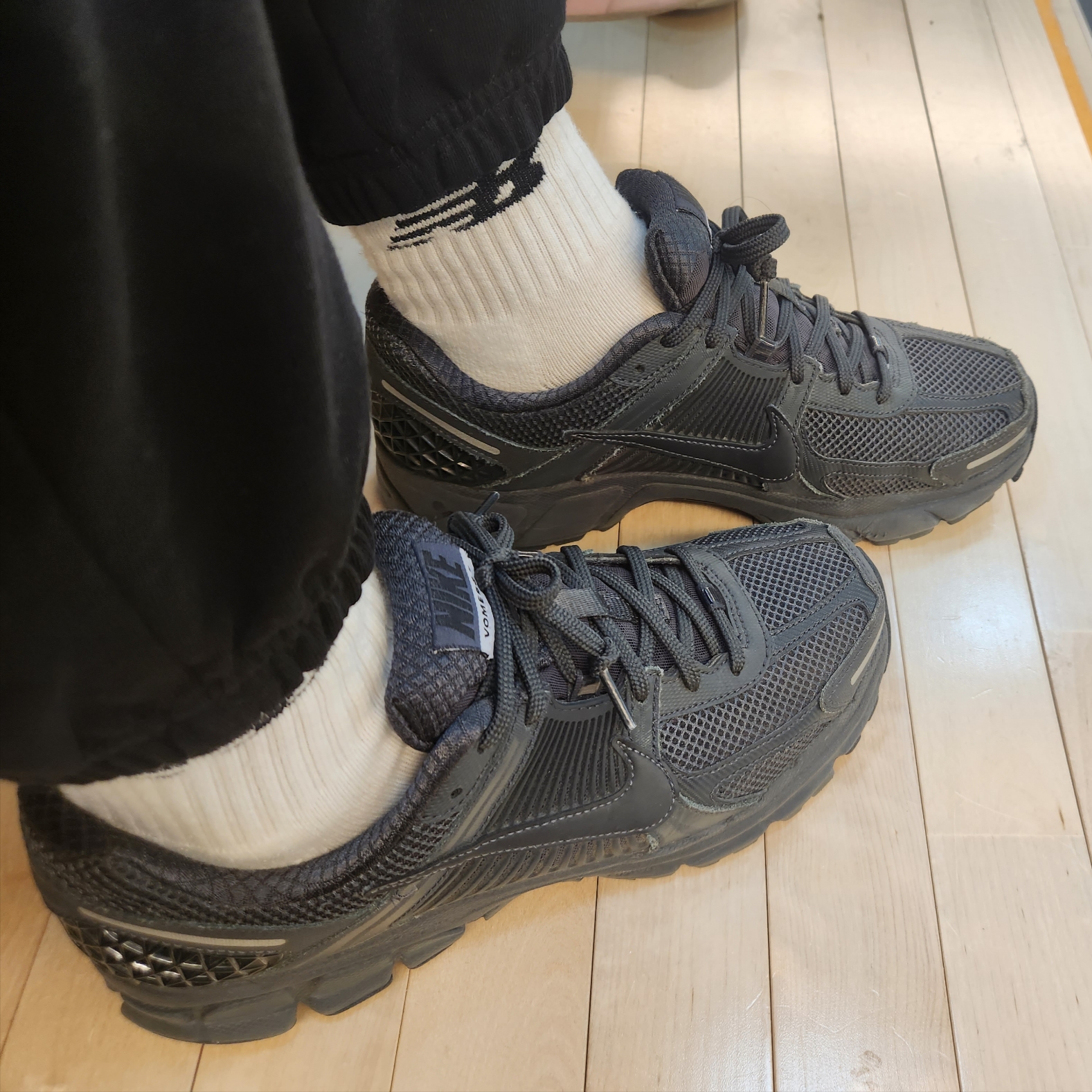 Nike Zoom Vomero 5 SP Anthracite 2023 착용 스타일