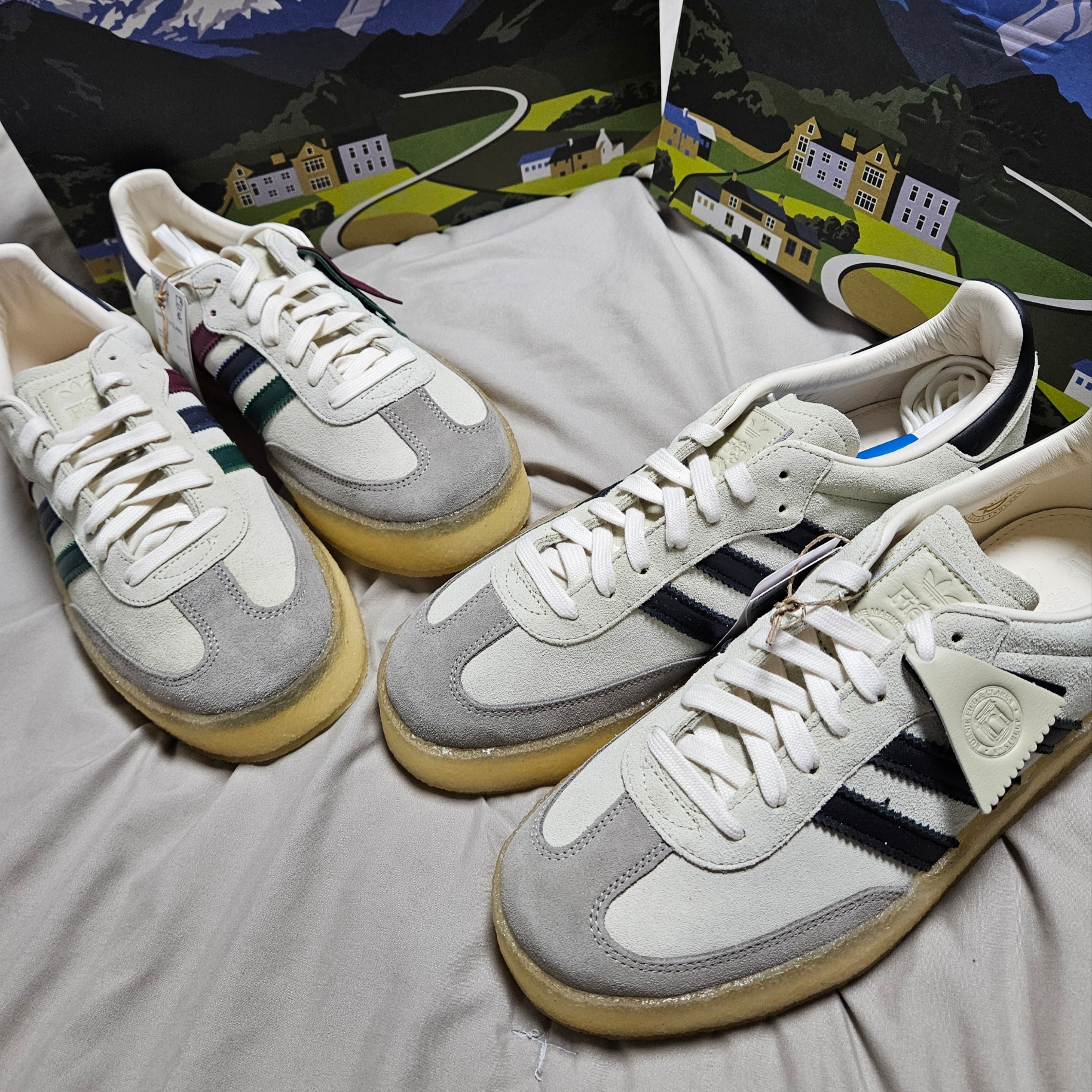 Adidas x Clarks x Ronnie Fieg 8th Street Samba Chalk White Core Black, Adidas x Clarks x Ronnie Fieg 8th Street Samba Chalk White Collegiate Green 착용 스타일