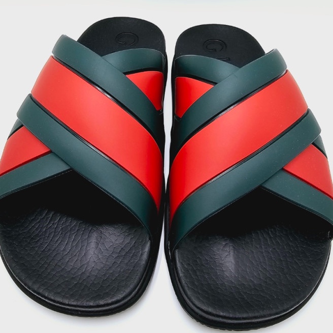 Gucci Web Rubber Slide Green Red 착용 스타일 - 2